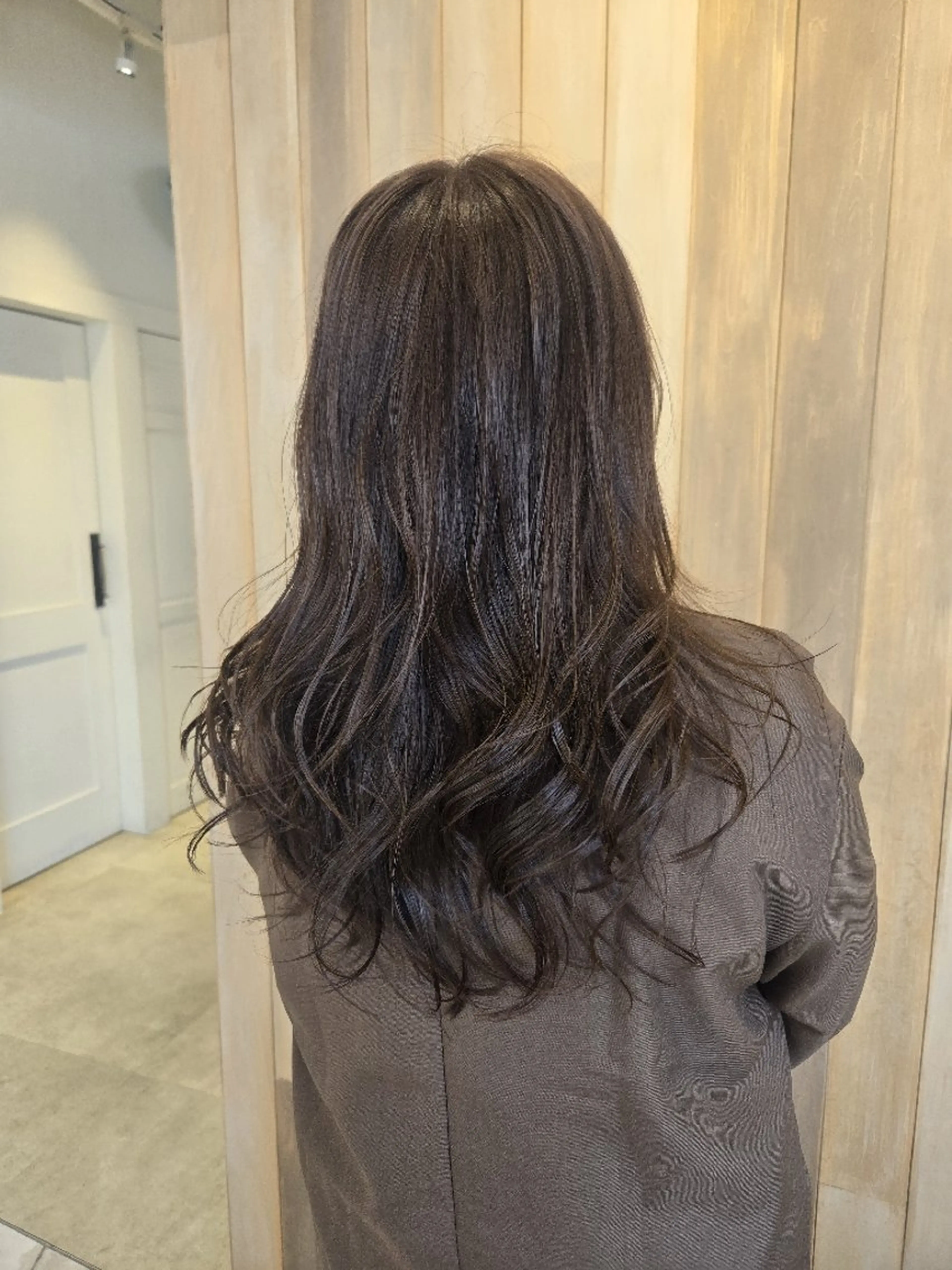 ロング カラー 宮田 佳実のヘアスタイル