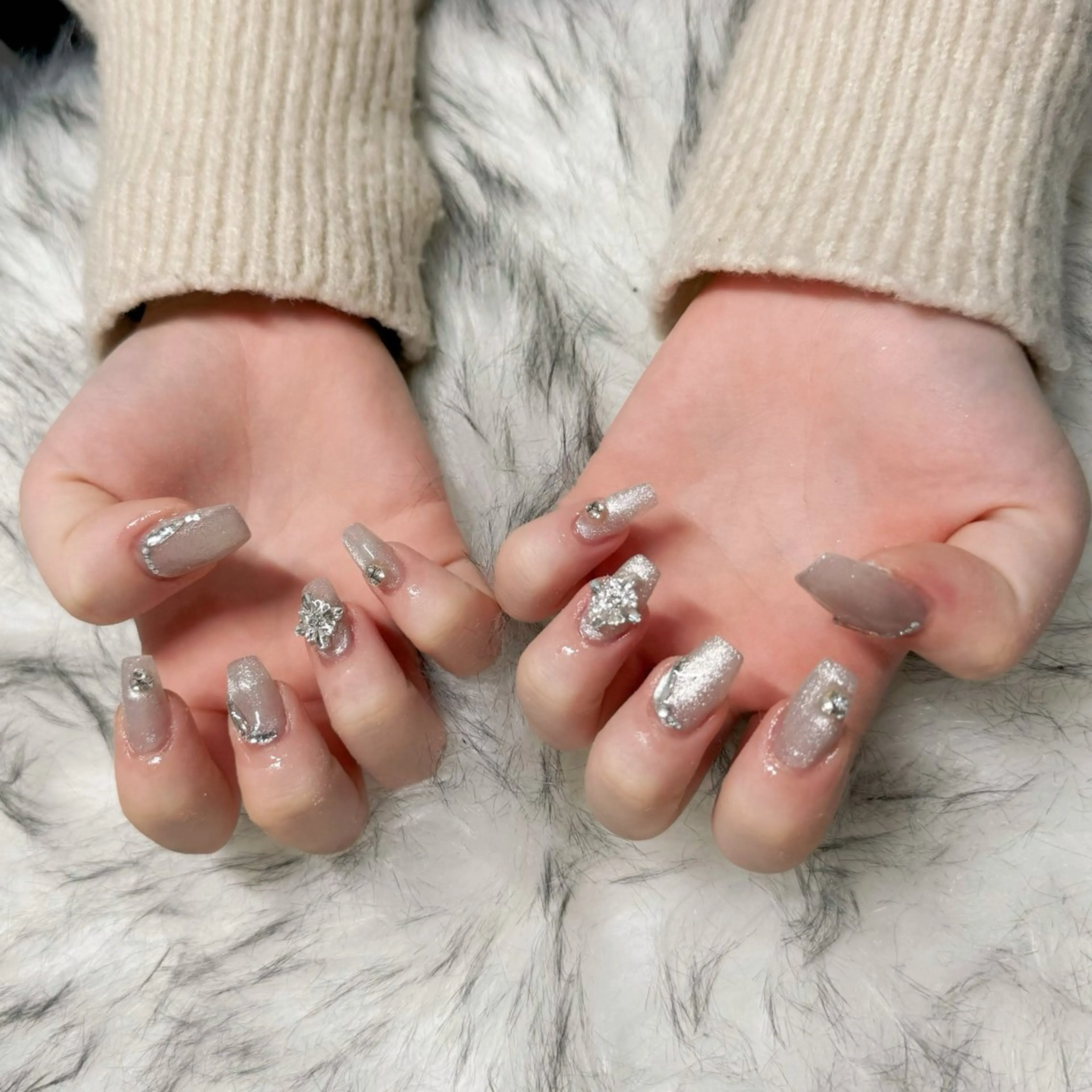 セミロング ハンドネイル mao .のネイルデザイン