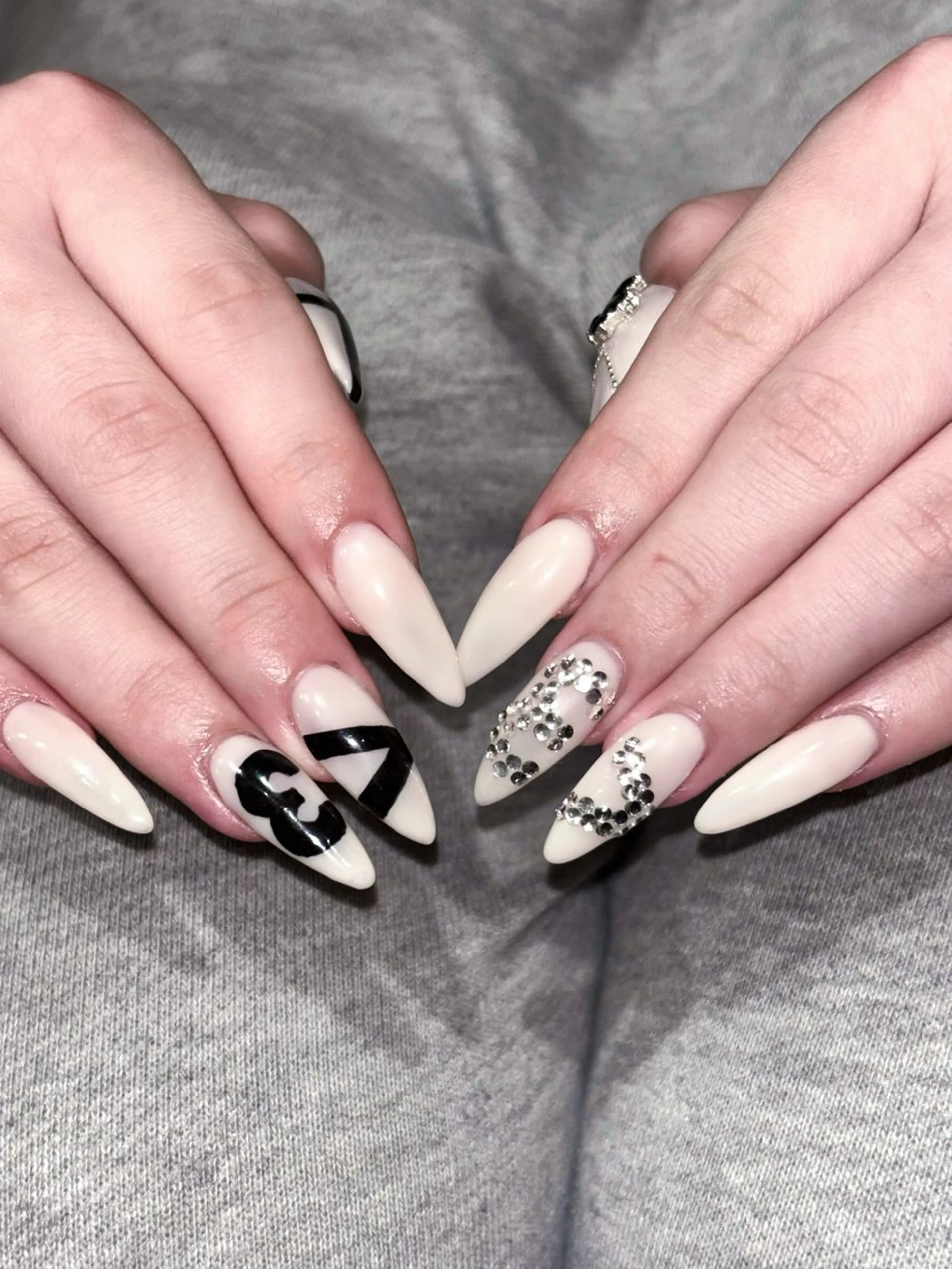 ネイル ハンドネイル リ サのネイルデザイン