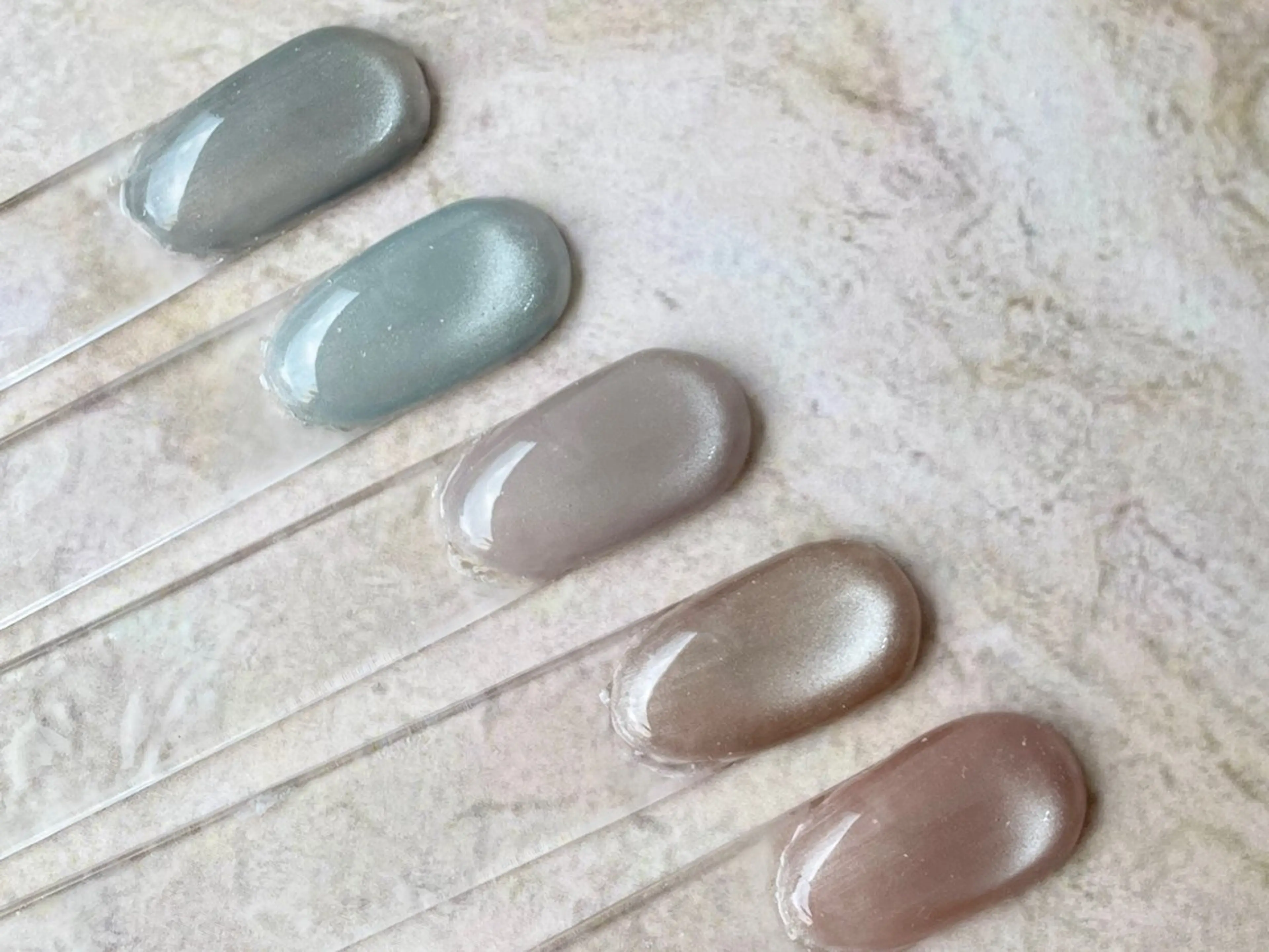 ネイル グリーン 氷ネイル・うるうるネイル 韓国ネイル マグネットネイル ミラーネイル ハンドネイル 園田 ソノダのネイルデザイン