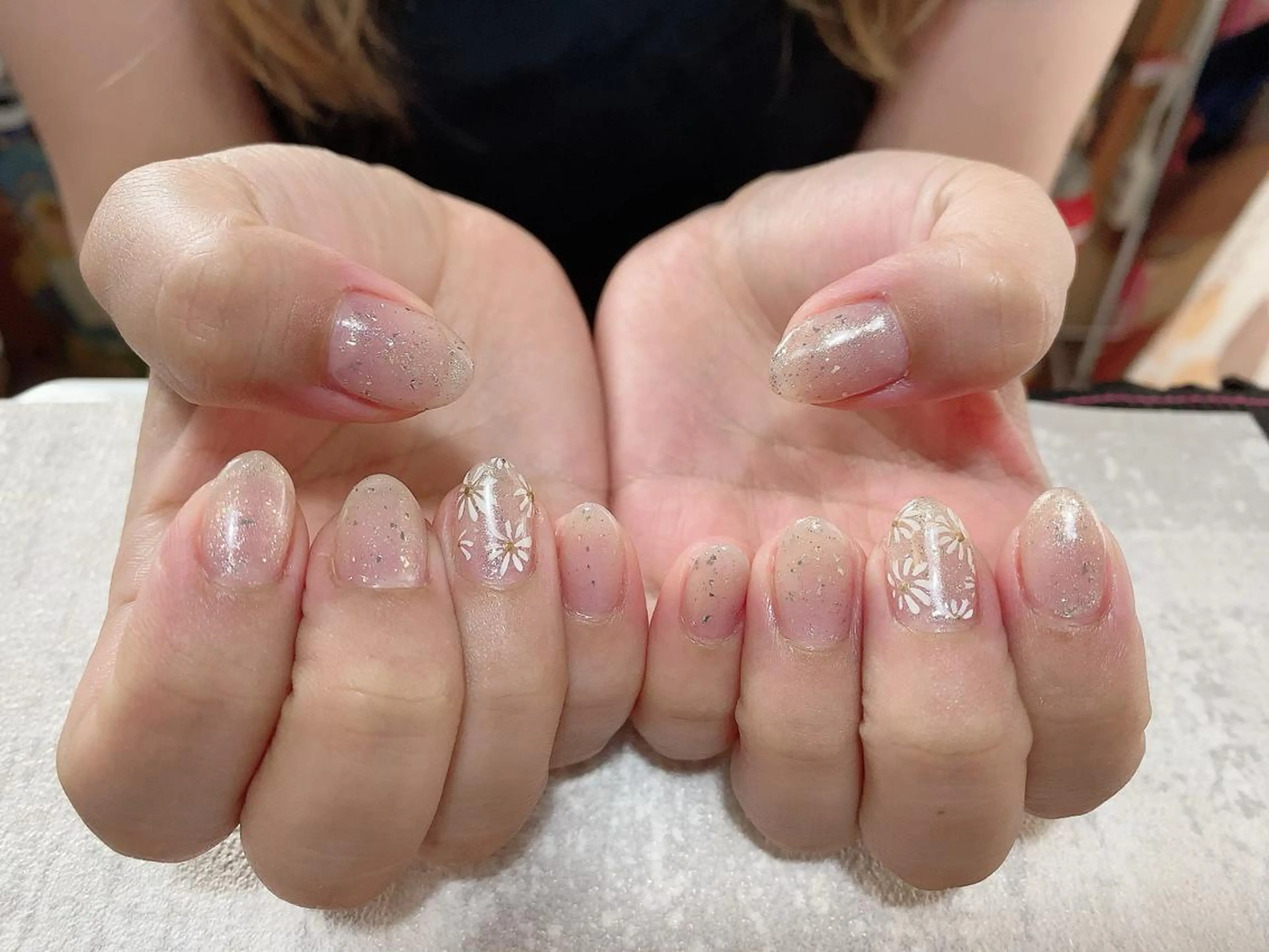 初回 ネイルアート4本 (オフ無)の写真