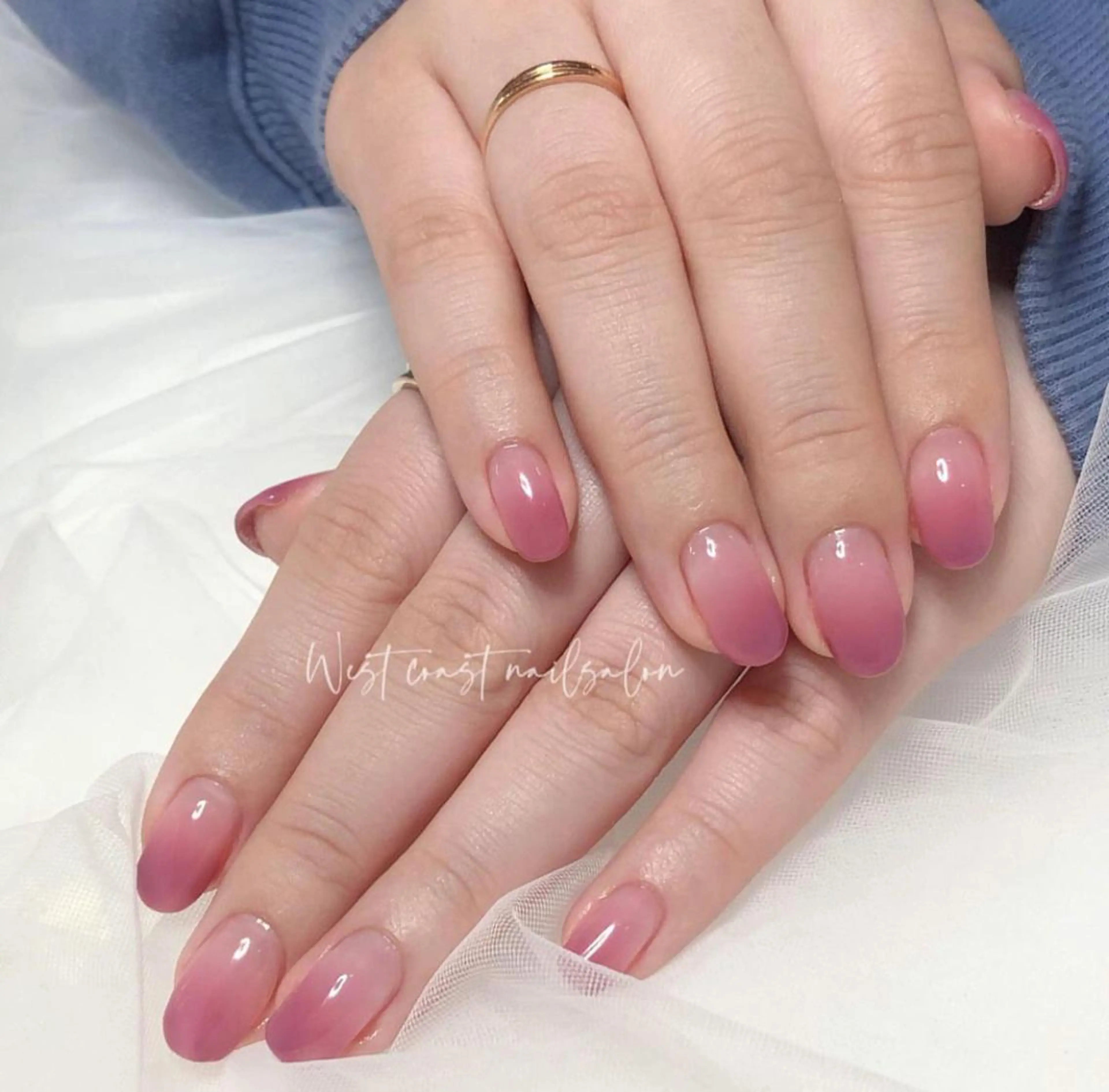 《Hand》オフなし✨グラデーションネイル　(２つ小さいパーツ付🍒）の写真