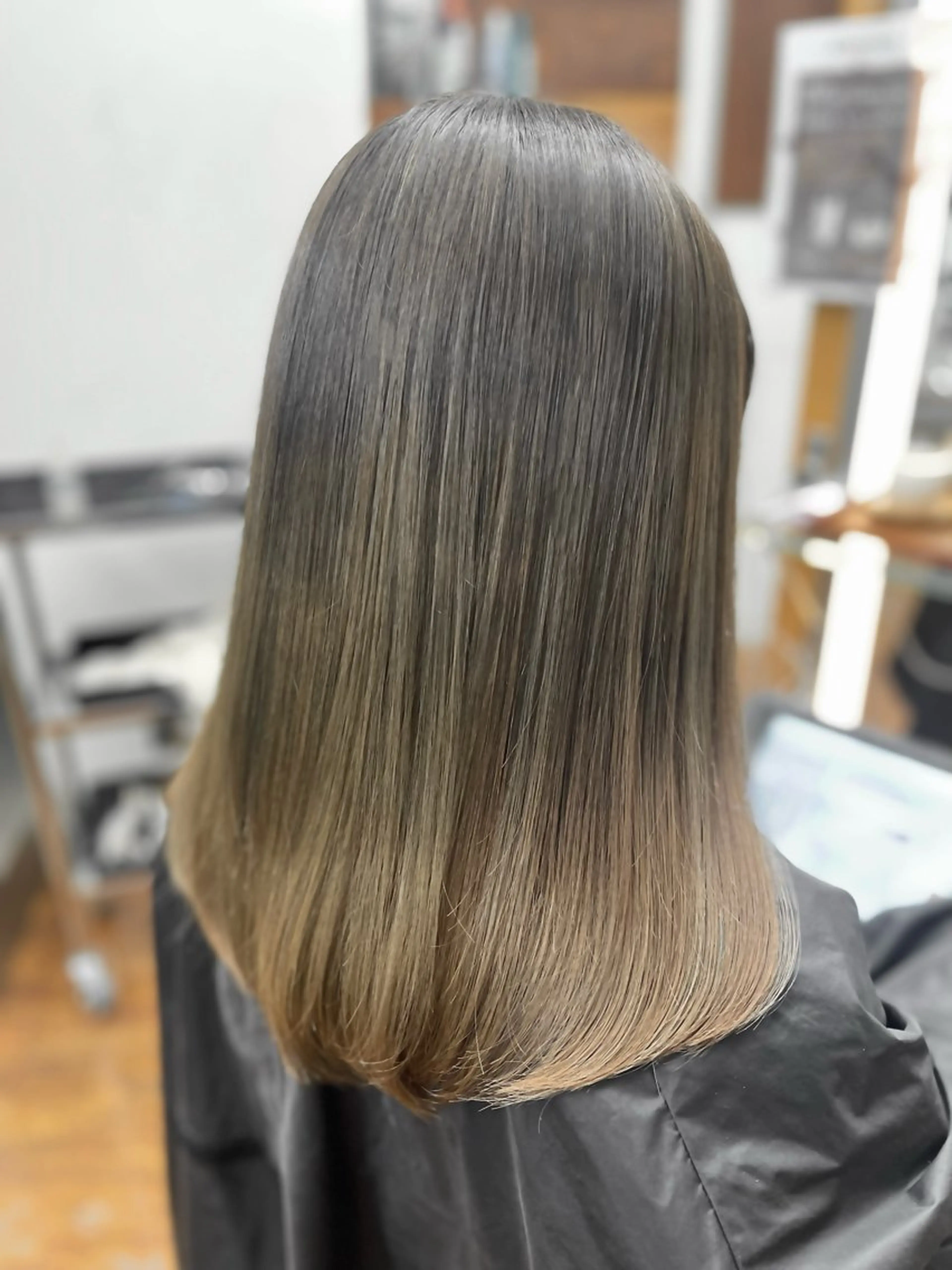 ミディアム レイヤーカット CIEL所属・バレイヤージュ⭐️ 栄/舩木裕矢のヘアスタイル