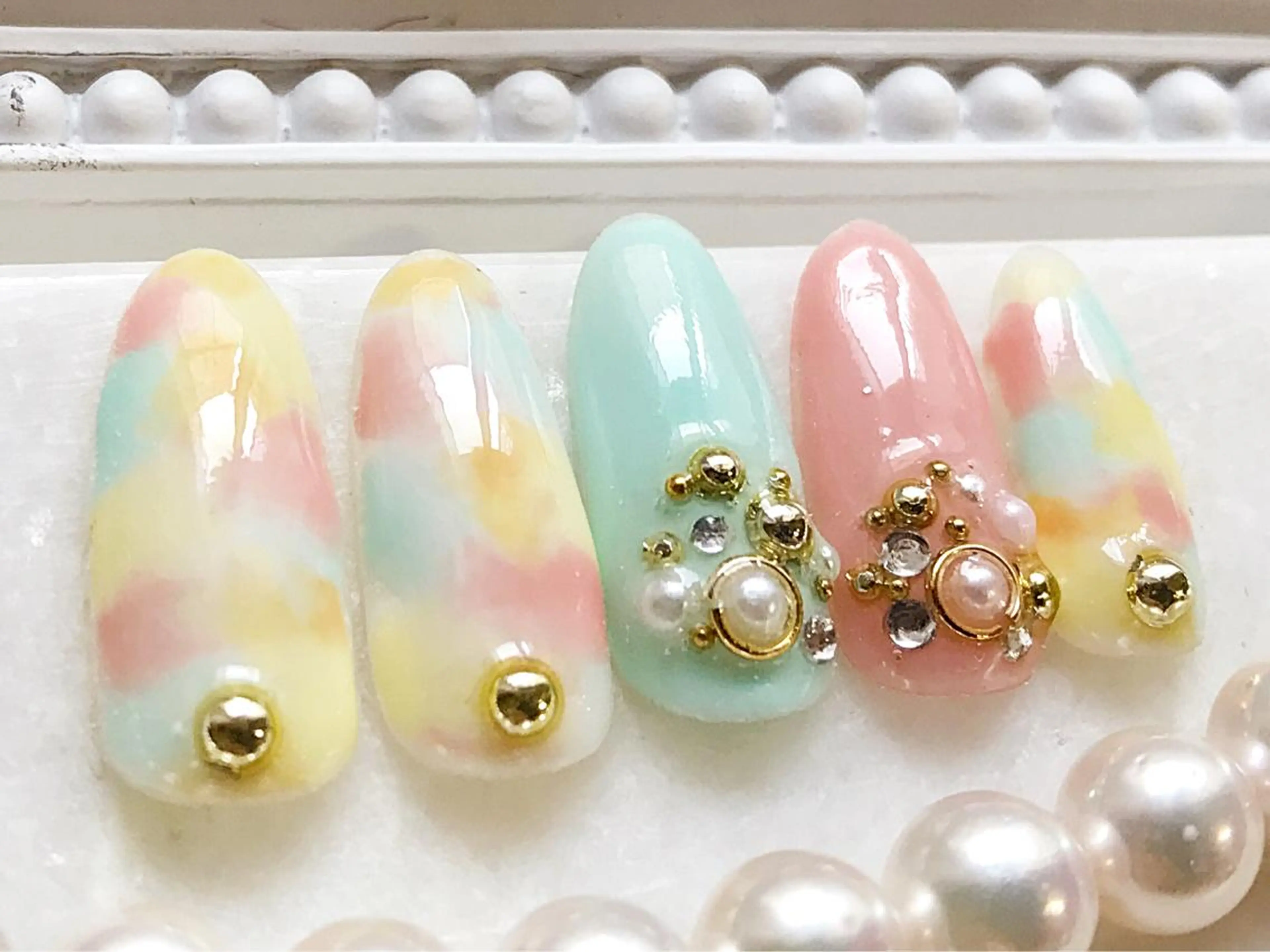 ネイル ゴージャス パステルネイル ストーンネイル Satomi  のネイルデザイン