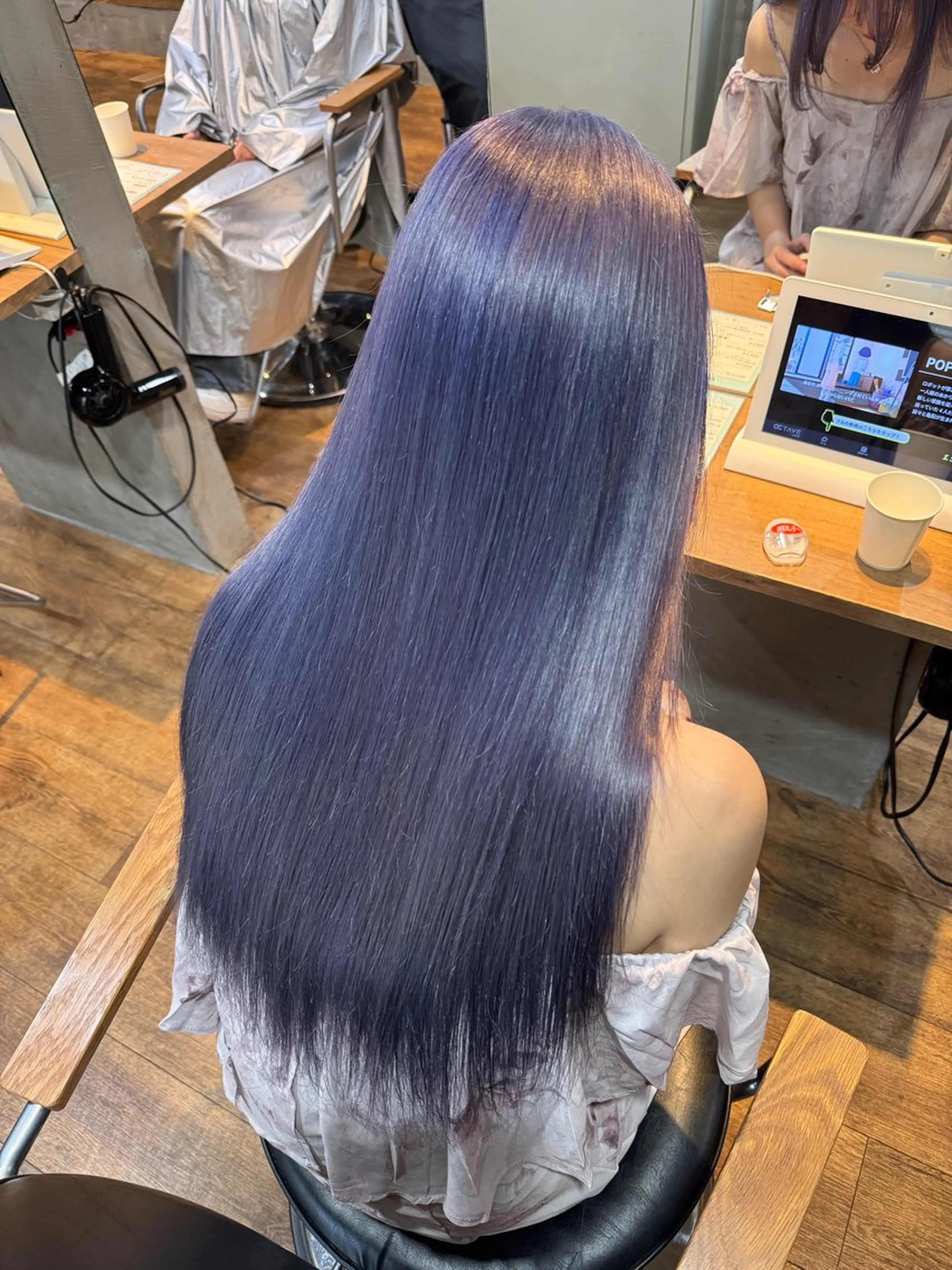 ロング カラー Eleanor spa&treatment 札幌店内にあるシェアサロン【WHITE】所属・シルクハイトーン / 髪質改善🦋MIKUのヘアスタイル