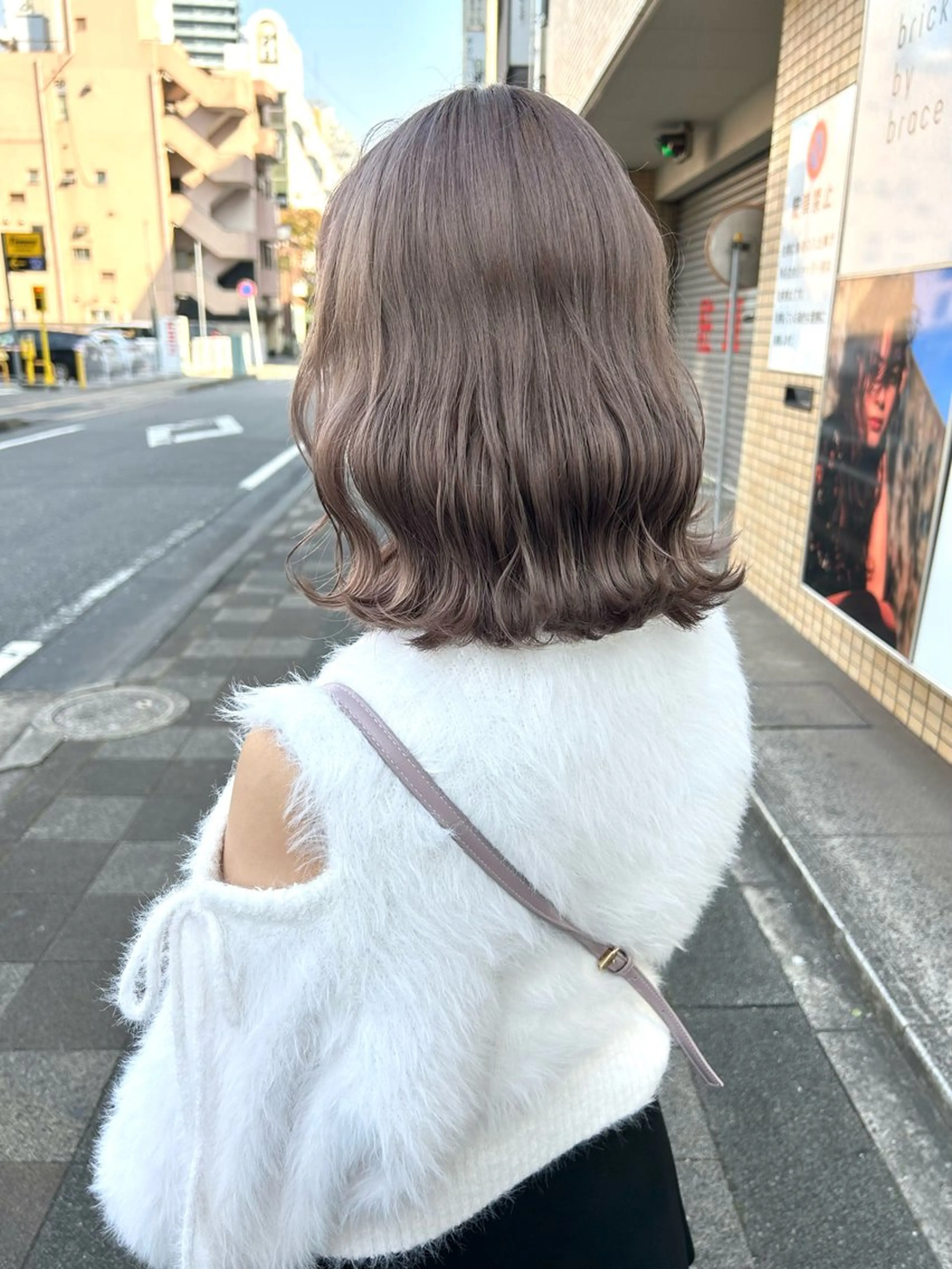 ミディアム W所属・小林 朋花のヘアスタイル