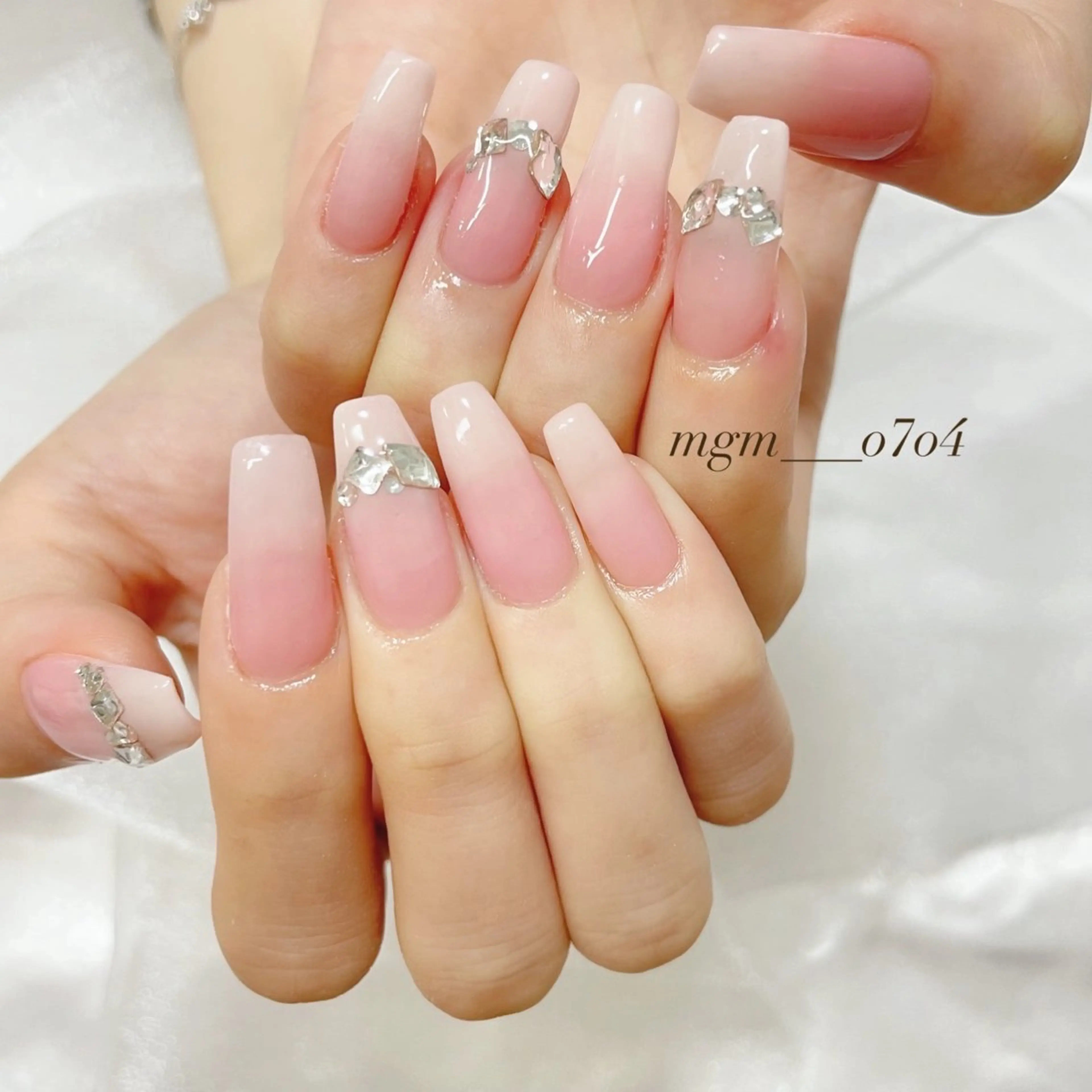 ネイル ハンドネイル ハンドケア MoON...❤︎ MeGuのネイルデザイン