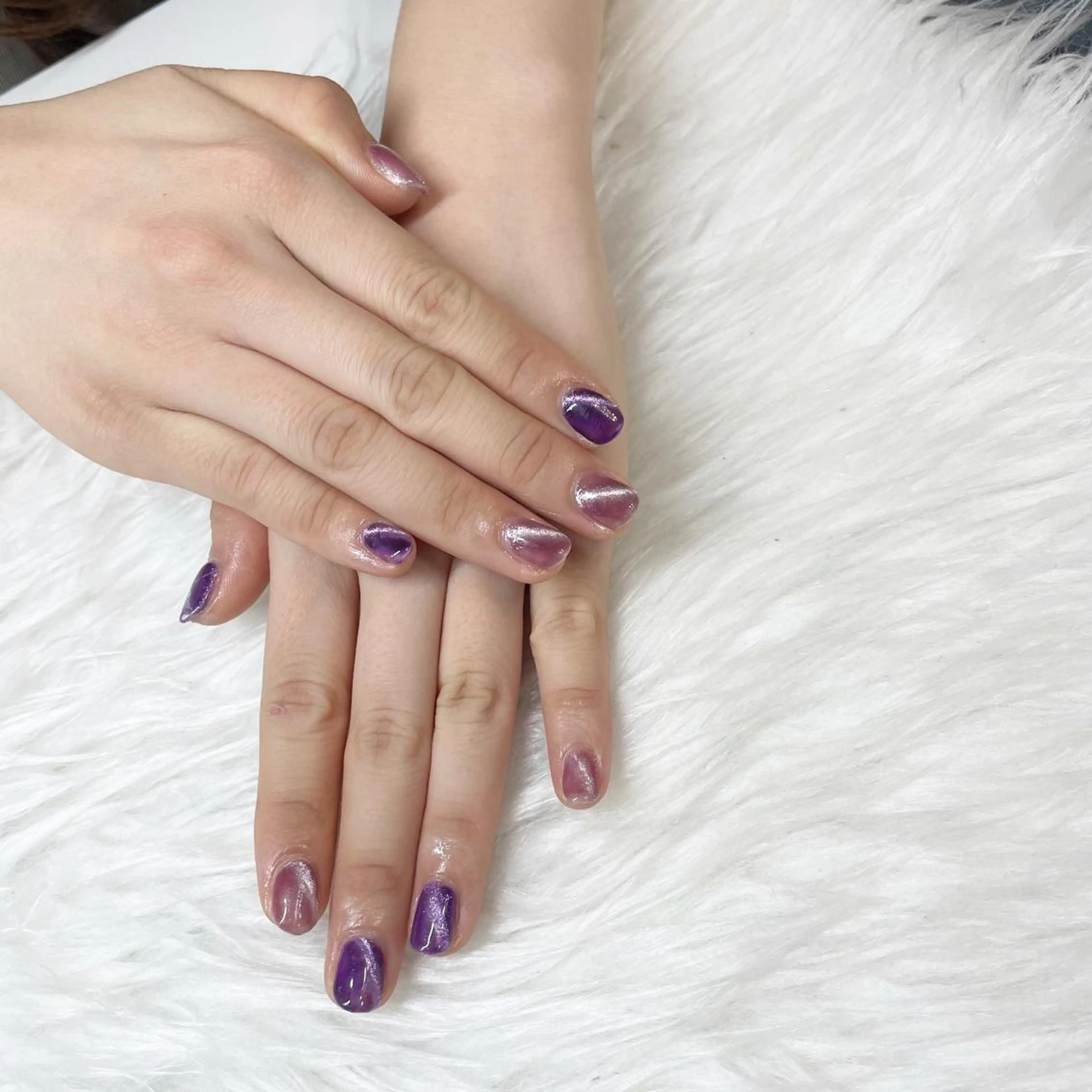 ミディアム see love gritterのネイルデザイン