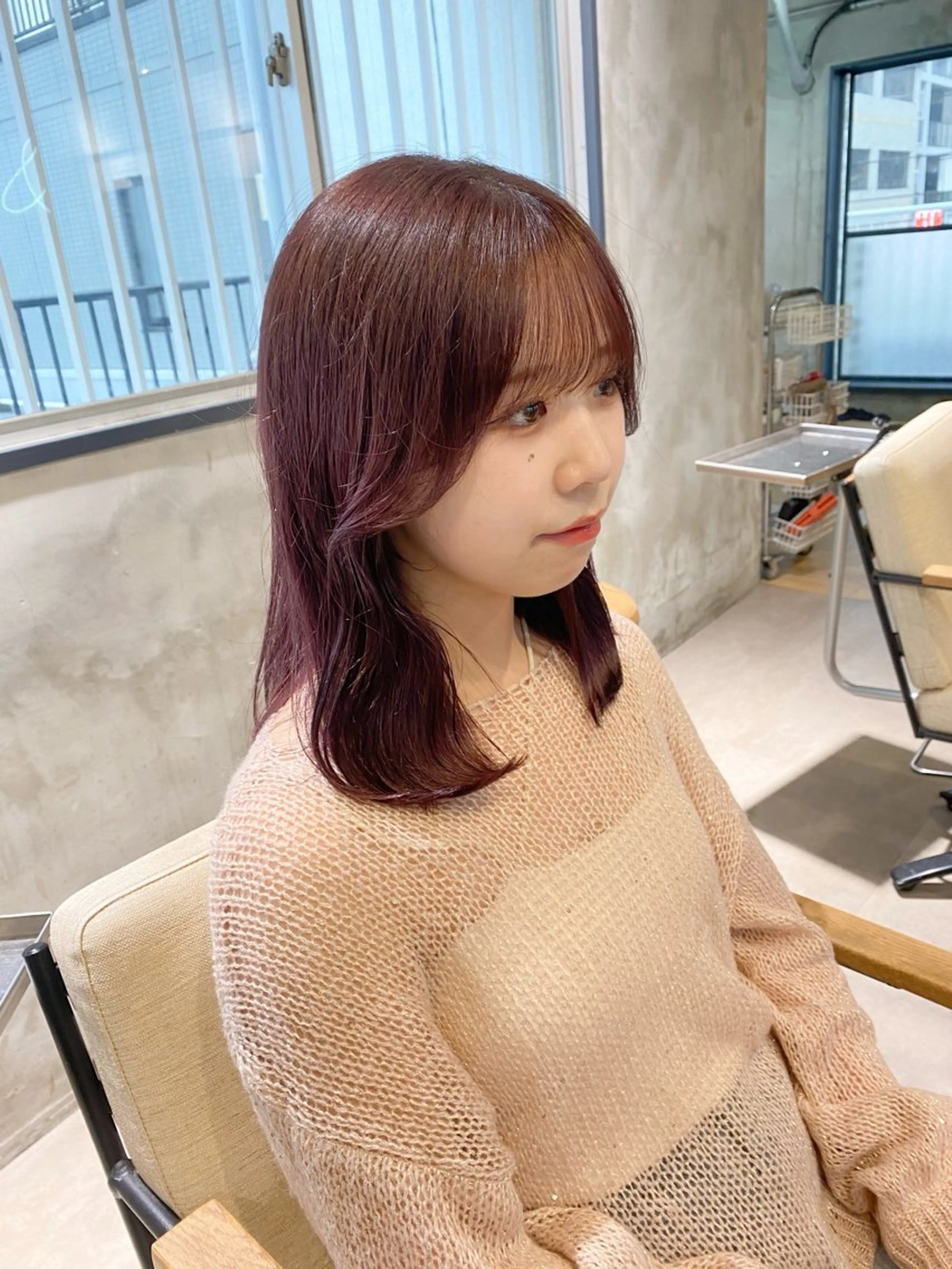 ミディアム カラー ブリーチ ボルドーカラー ブリーチなしカラー ヘアカラー ♠️暗髪レイヤー♠️ 中山唯斗のヘアスタイル