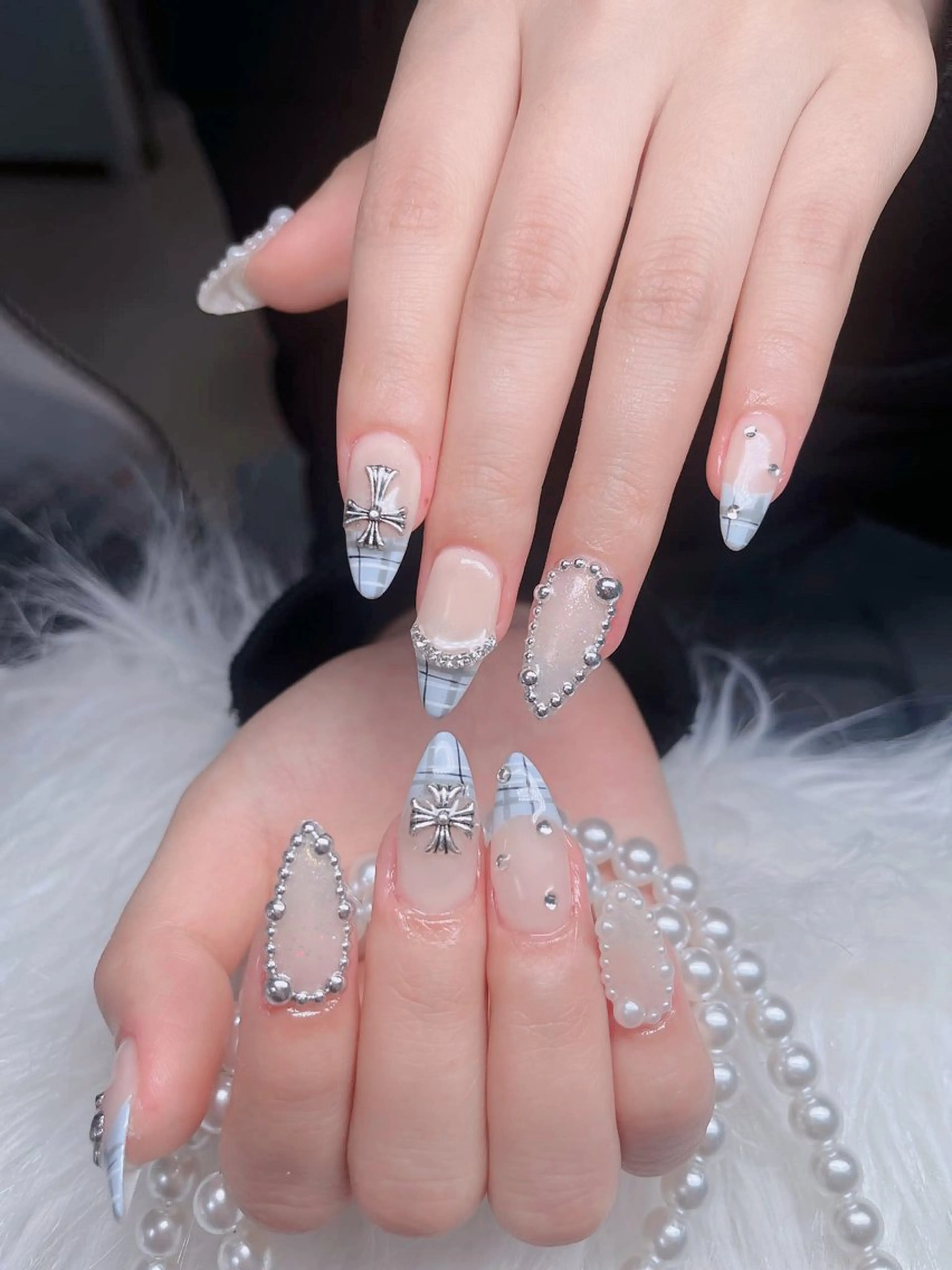 ネイル オーロラネイル フレンチネイル ジェルネイル ハロウィン キラキラネイル H.baby Nail Salonのネイルデザイン