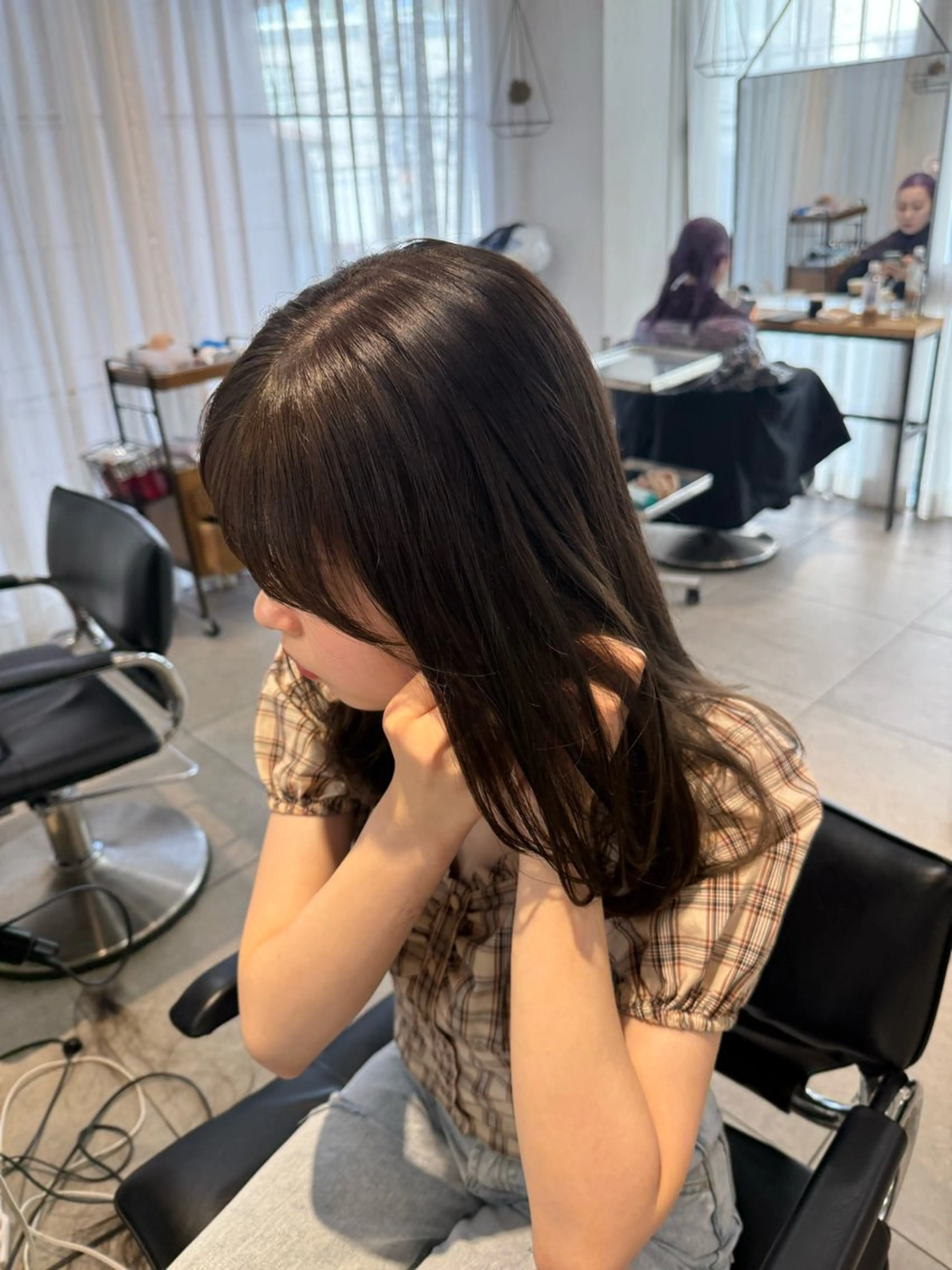 セミロング カラー ミルクティー× グレージュMOMOのヘアスタイル