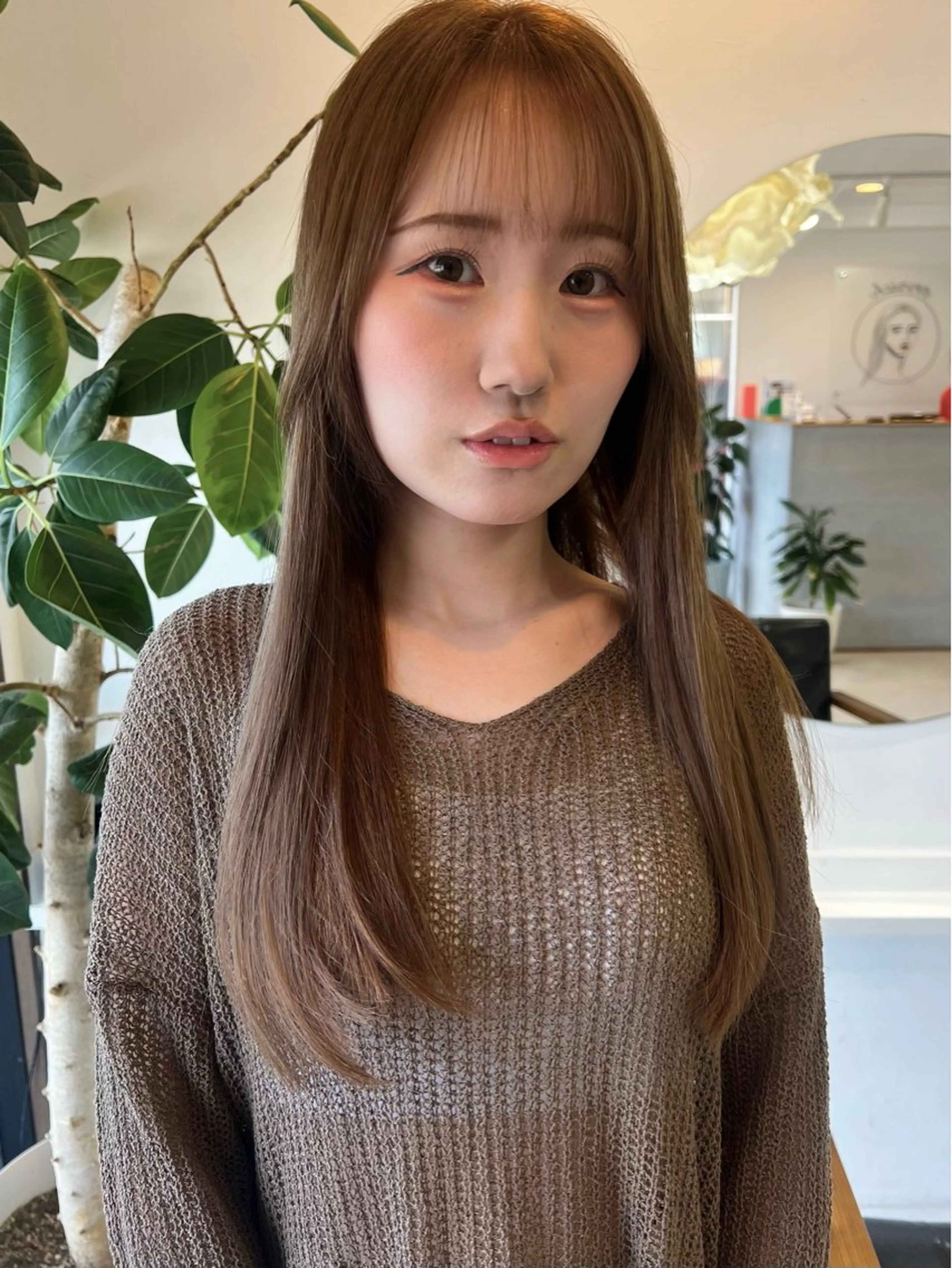 ロング ヘアカラー カドムラ モエのヘアスタイル