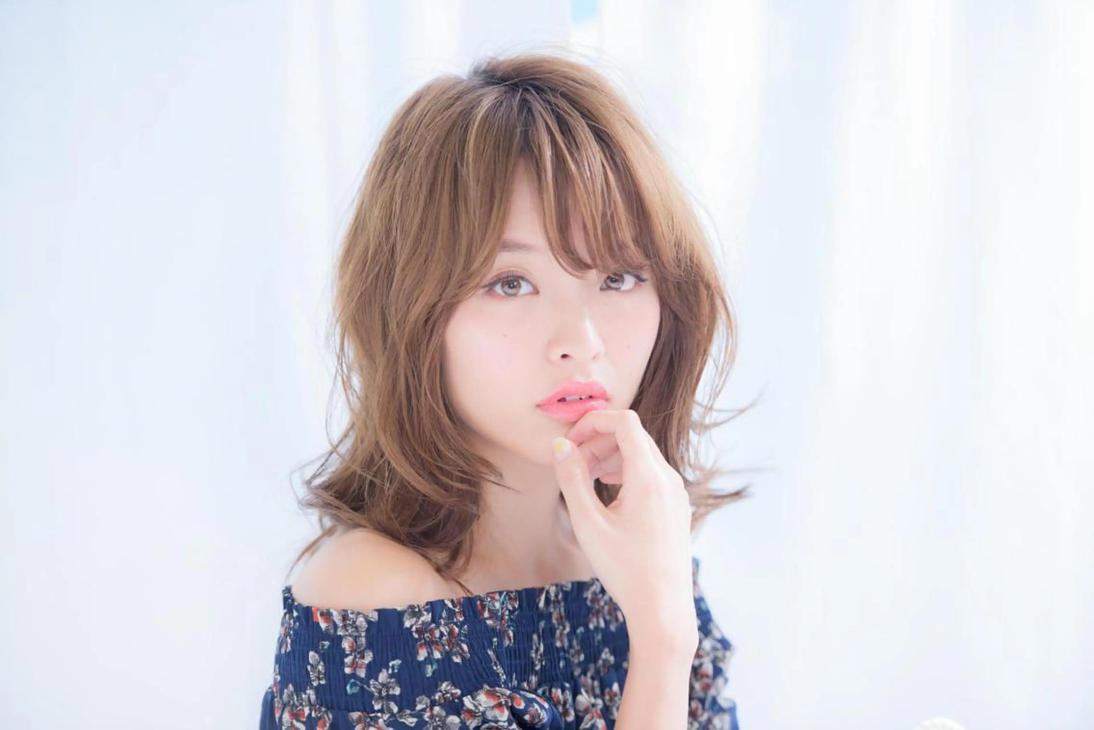 ミディアム 小林 永佳のヘアスタイル