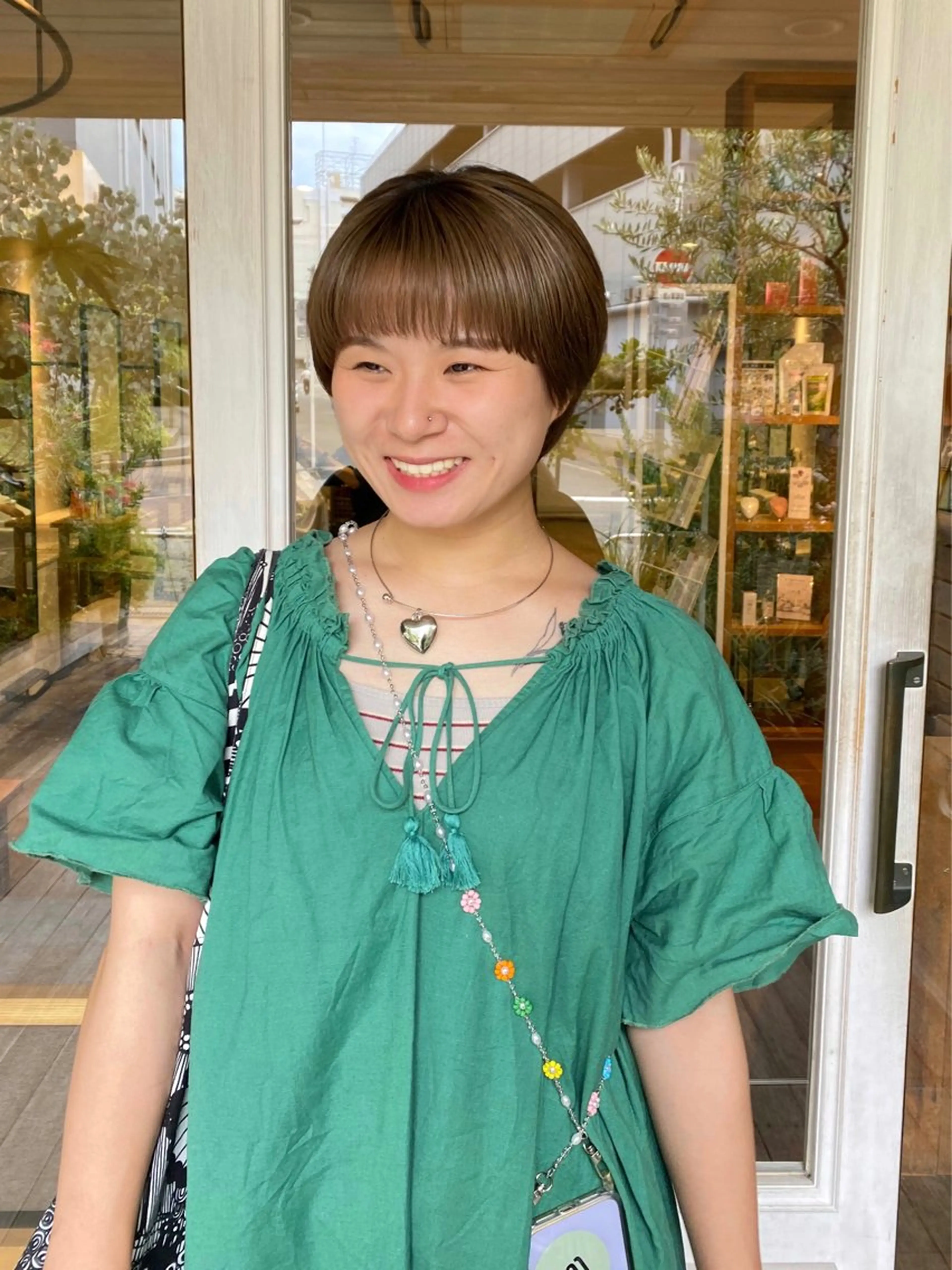 ショート カラー BELLA阿部野 TOMOMIのヘアスタイル