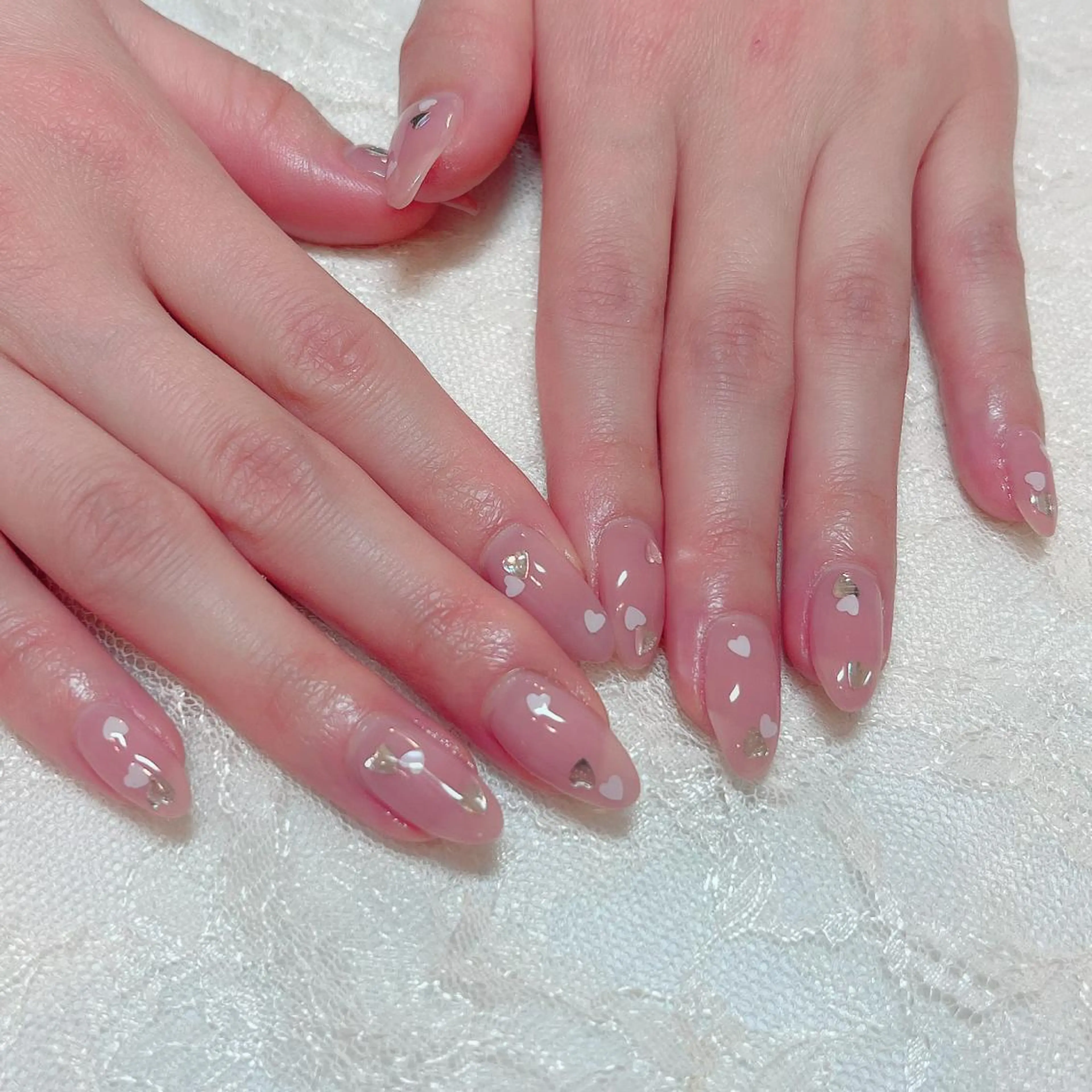 ネイル ハート シルバー ホワイト ハンドネイル aoinail所属・aoi nailのネイルデザイン