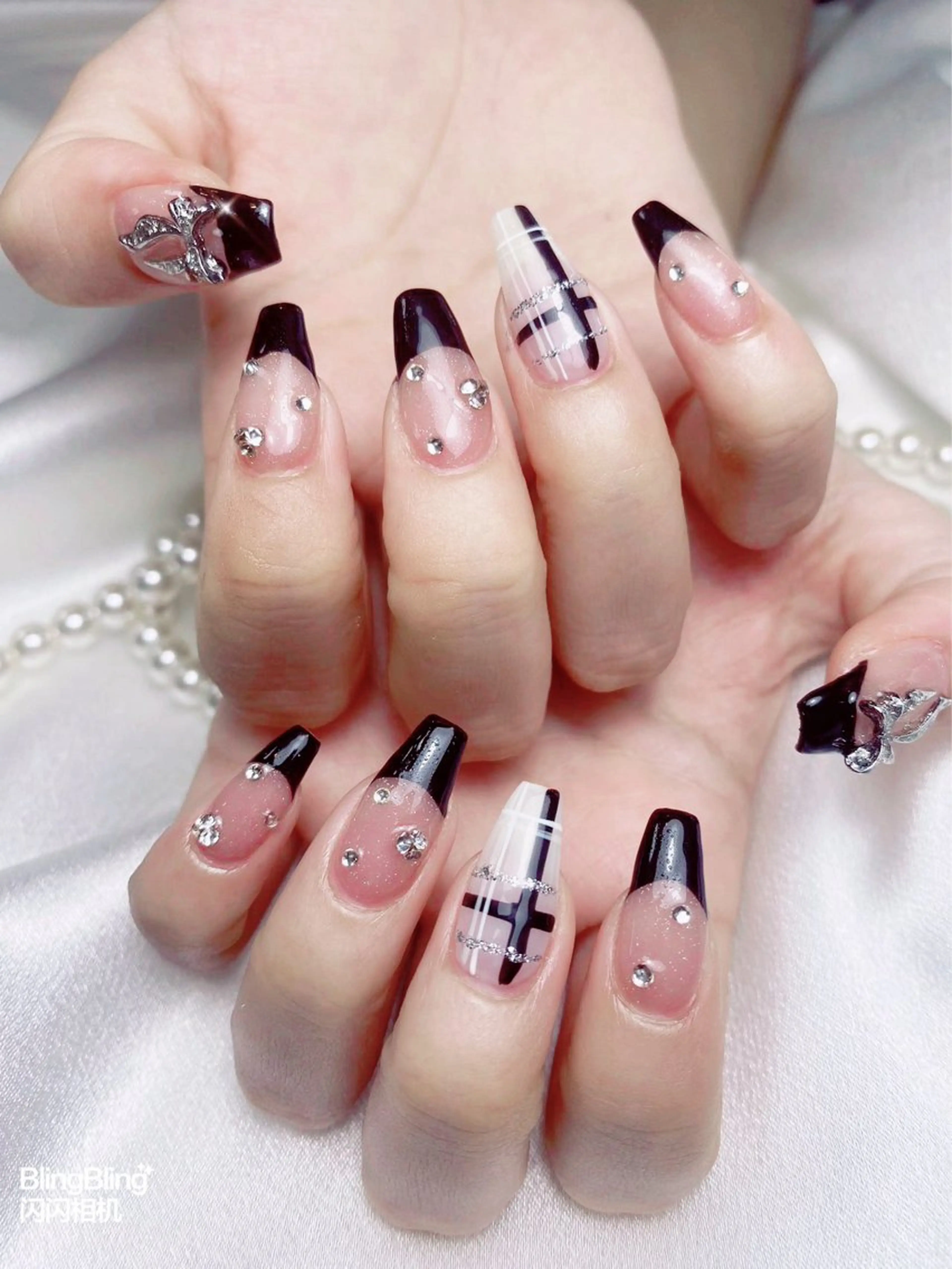 ネイル ハンドネイル チョウ チョウのネイルデザイン