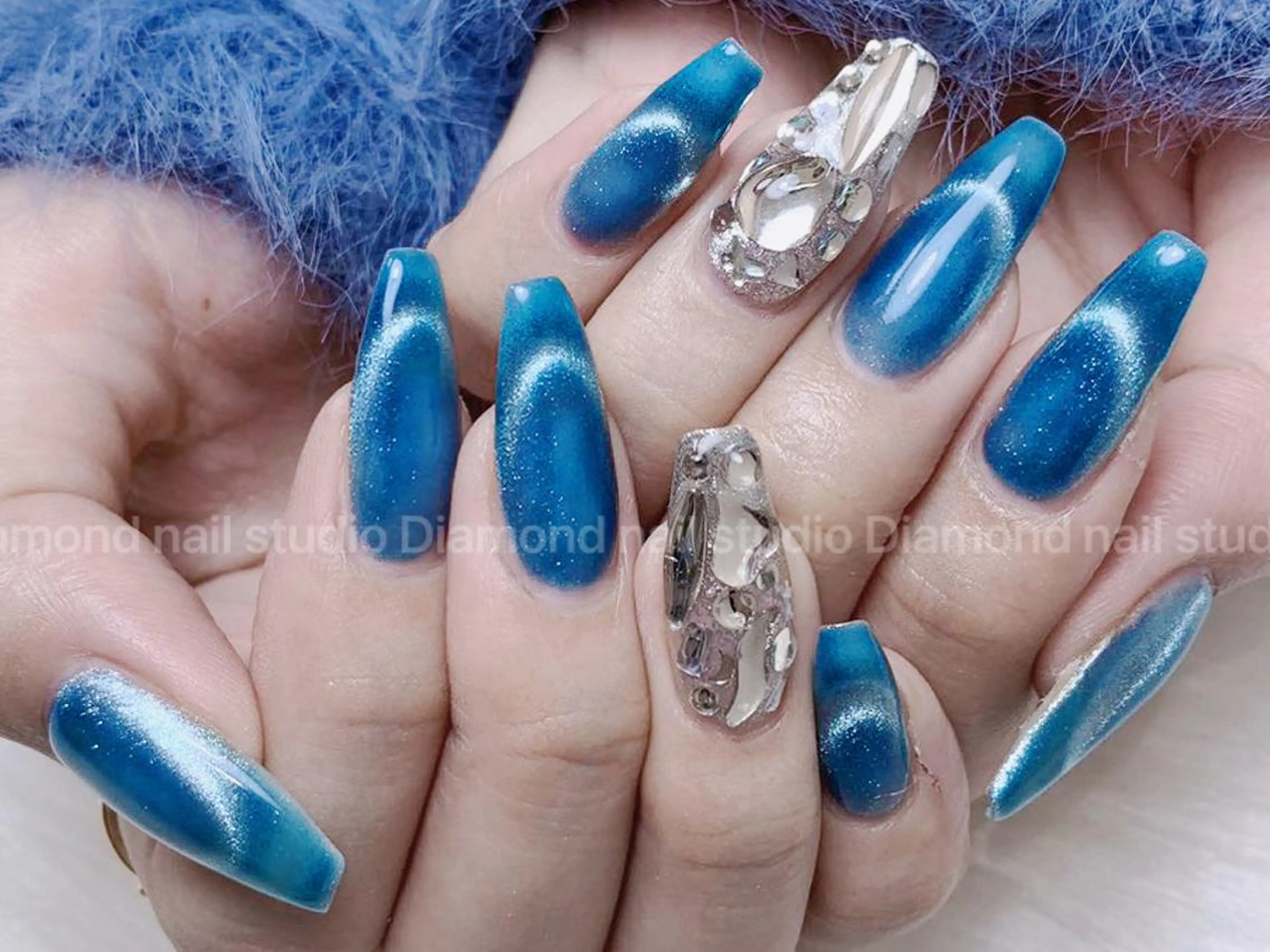 ミディアム ハンドネイル DIAMOND 💦のネイルデザイン