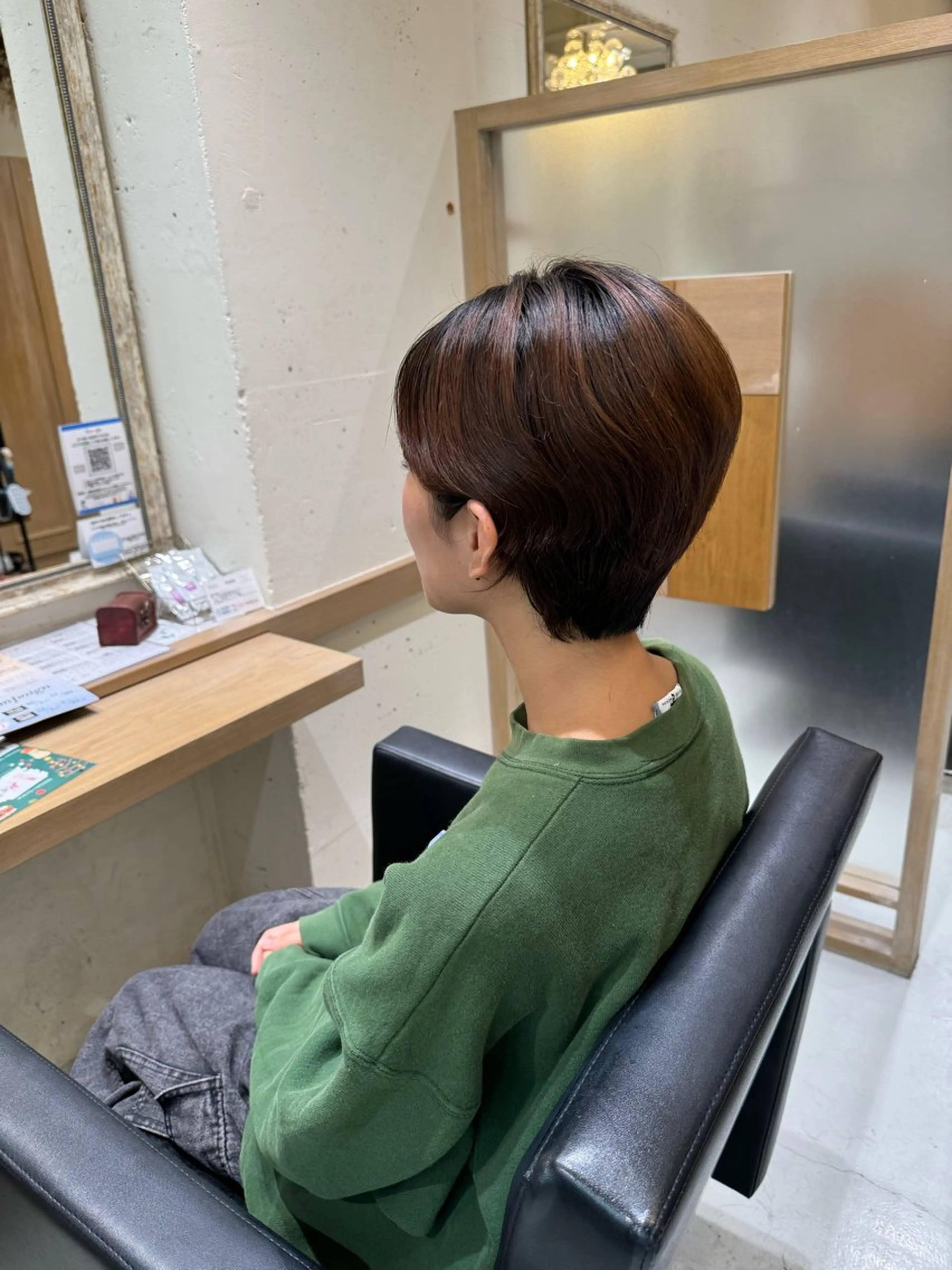 ショート カット 透明感カラー/顔周り カット/レイヤーにかのヘアスタイル