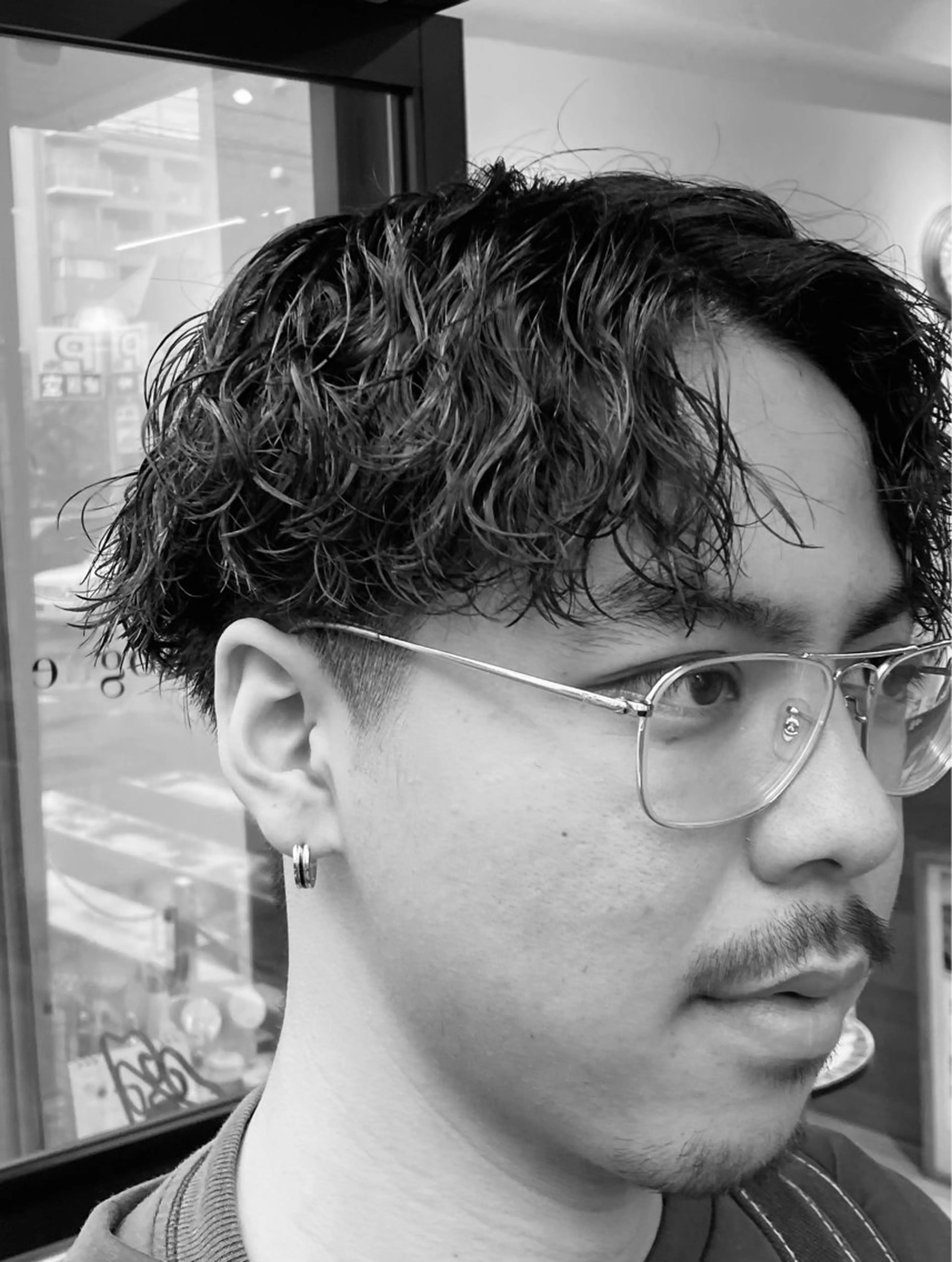 ショート パーマ メンズ メンズパーマ 波巻きパーマ スキンフェード/パー マ/須田陸斗のヘアスタイル