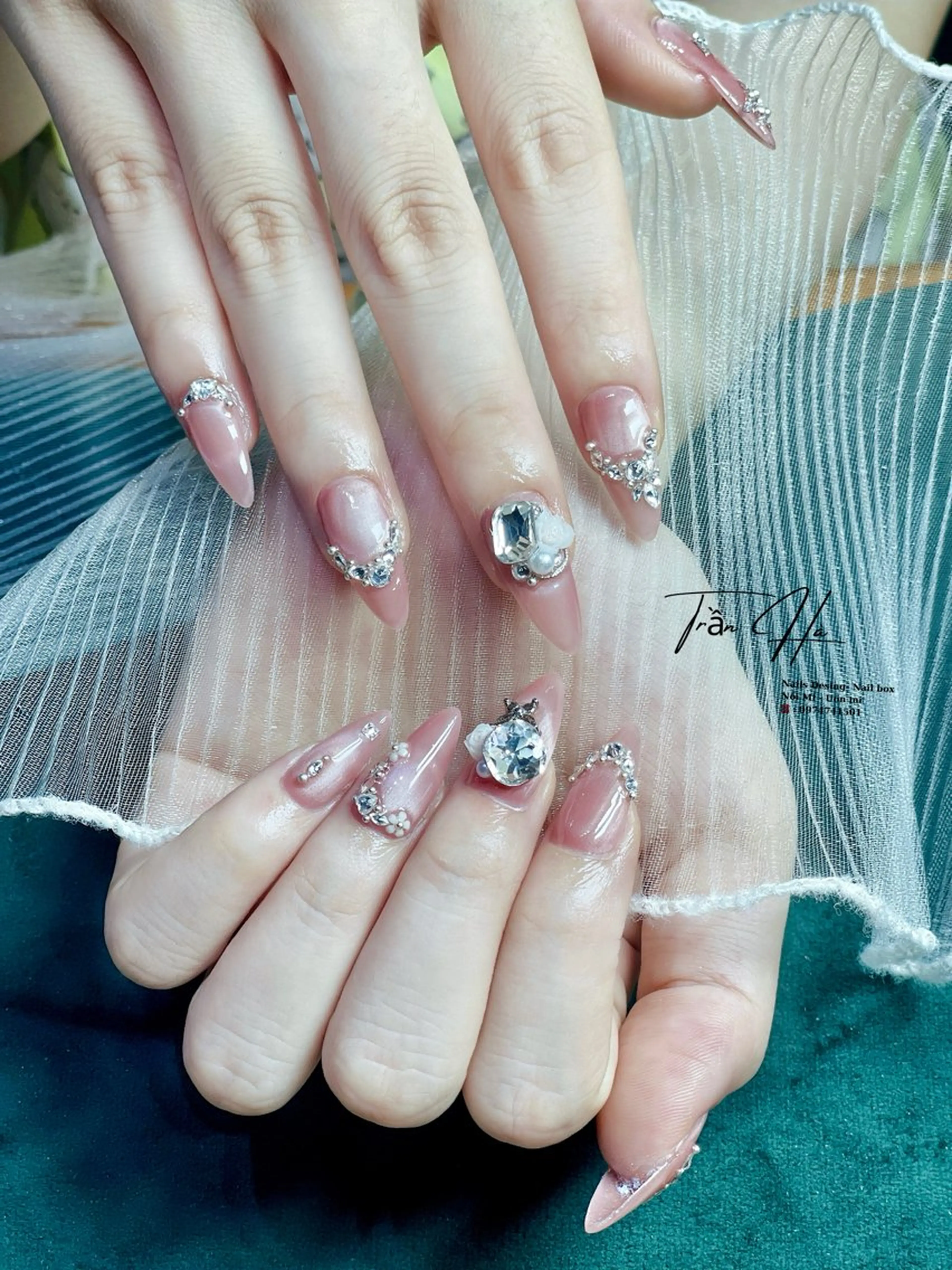 ヘアアレンジ ハンドネイル Mymy Nail (ハー)のネイルデザイン