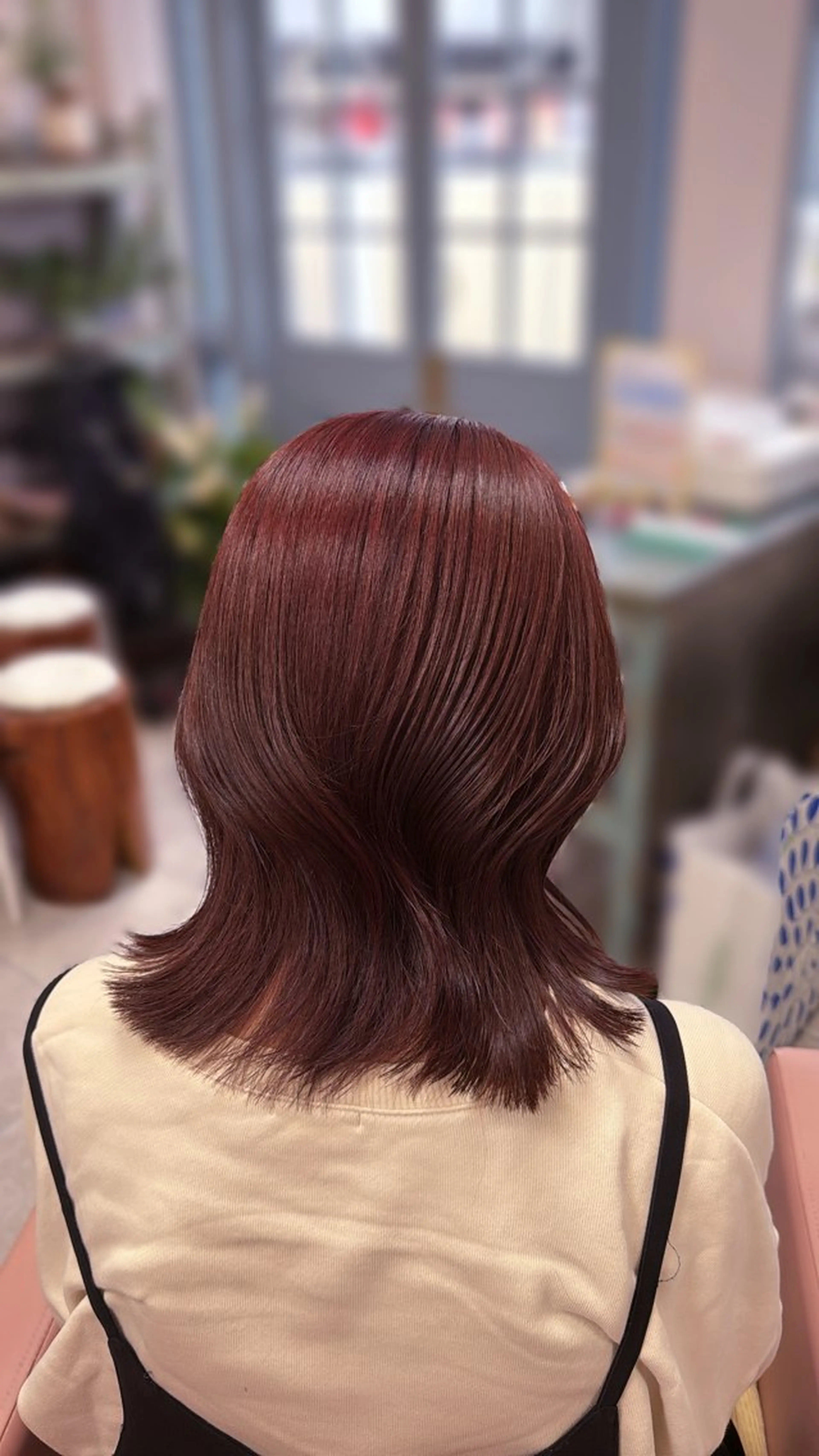 セミロング カット ヘアカラー トリートメント Sakura .のヘアスタイル