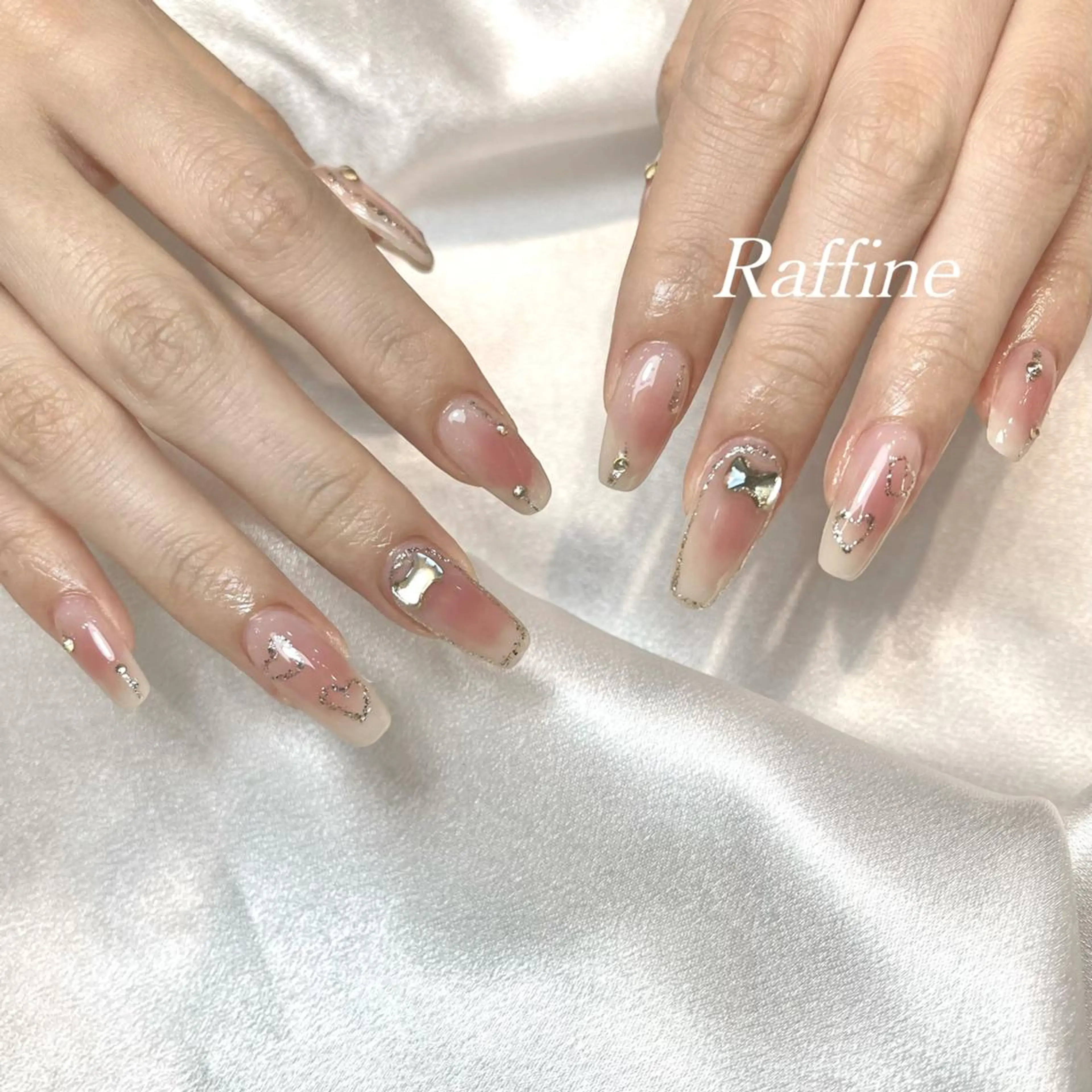 ネイル RAFFINE haru🦋🩵のネイルデザイン