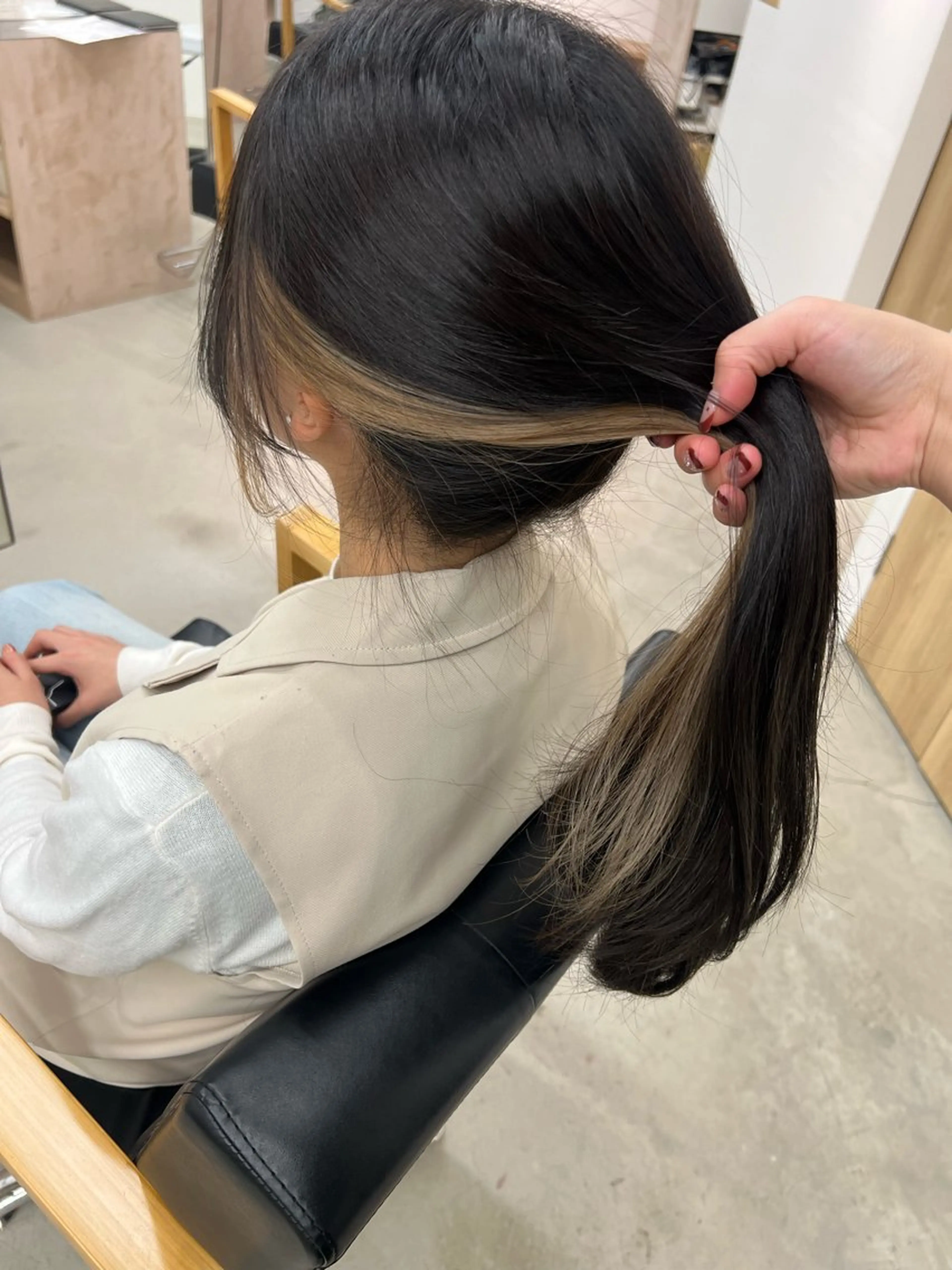 ロング カラー vince. moekoのヘアスタイル