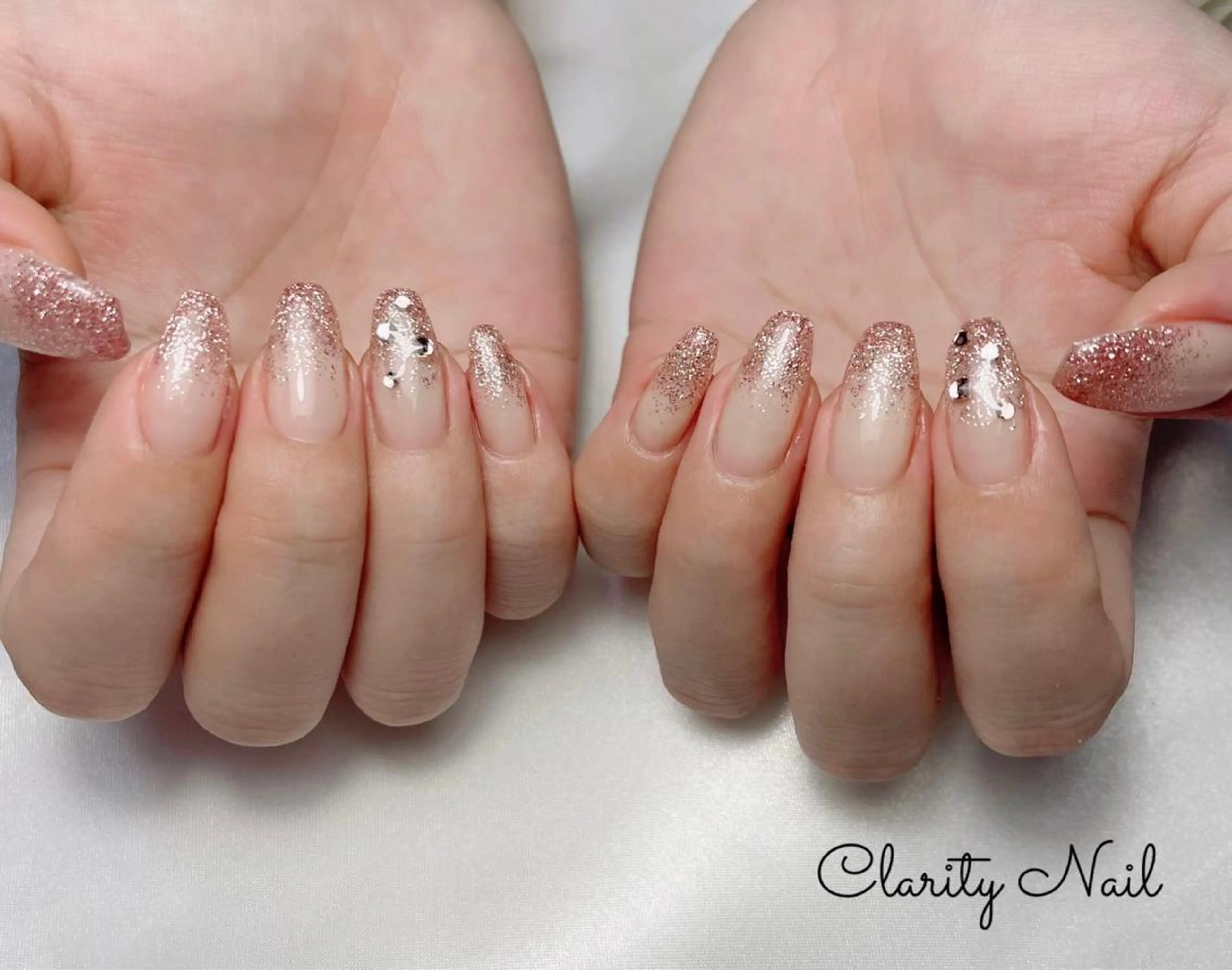 ネイル グラデーション ラメ(グリッター) ラメグラデーション ハンドネイル Clarity Nailのネイルデザイン