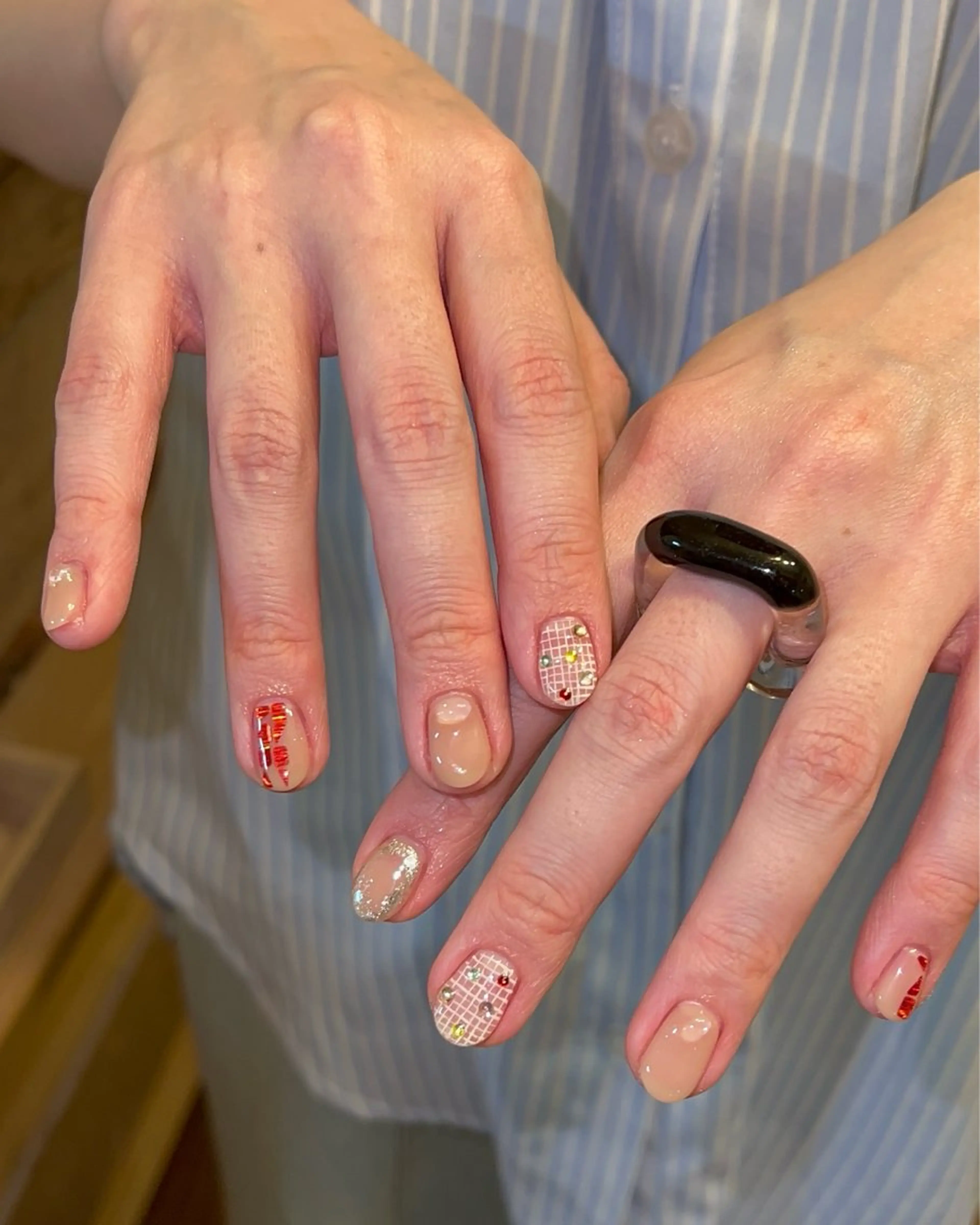 ネイル ハンドネイル フットネイル ハンドケア Nes.Nail所属・Miyagi Asamiのネイルデザイン