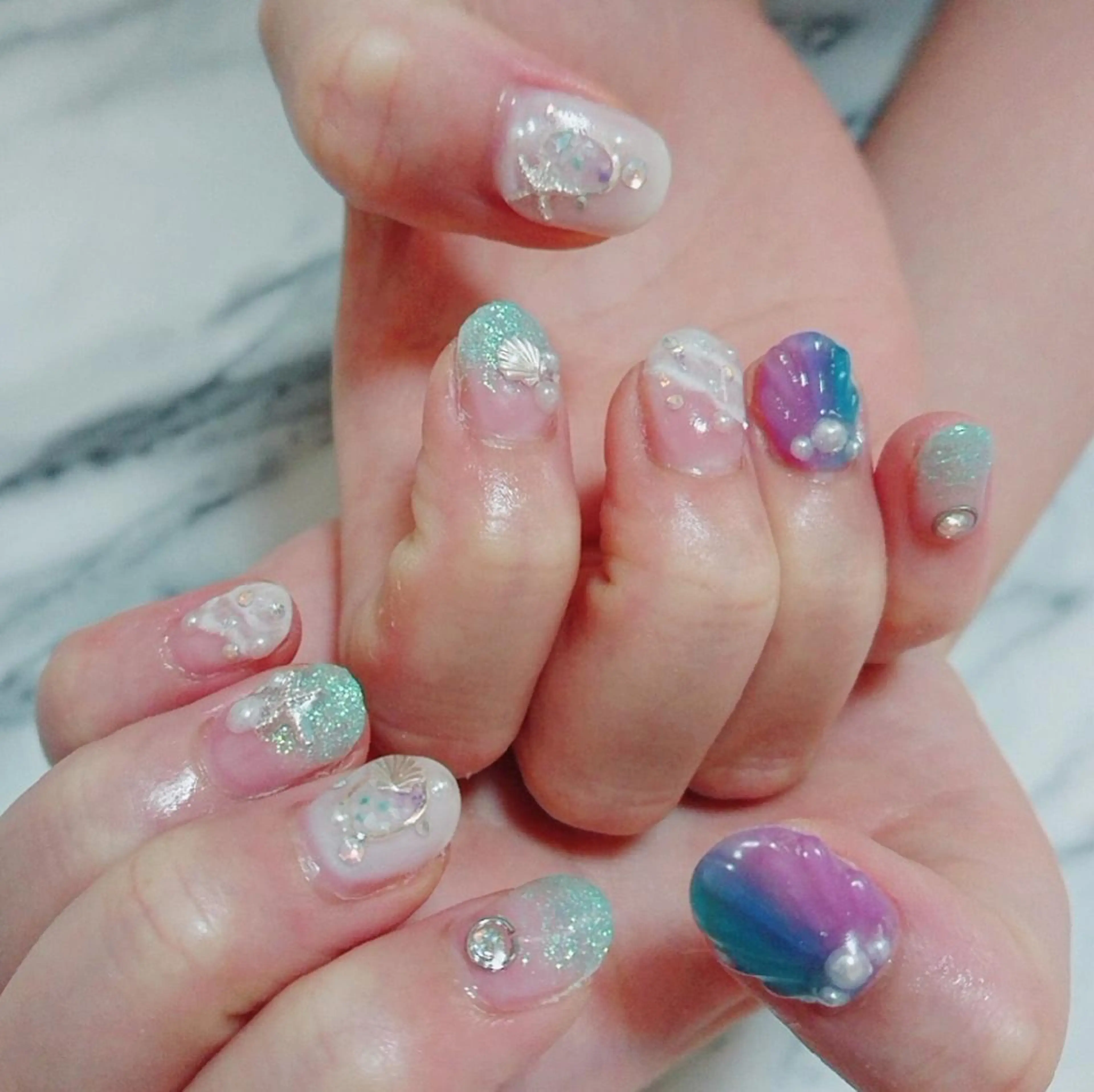 ネイル QULEONAIL所属・大城 裕麻のネイルデザイン