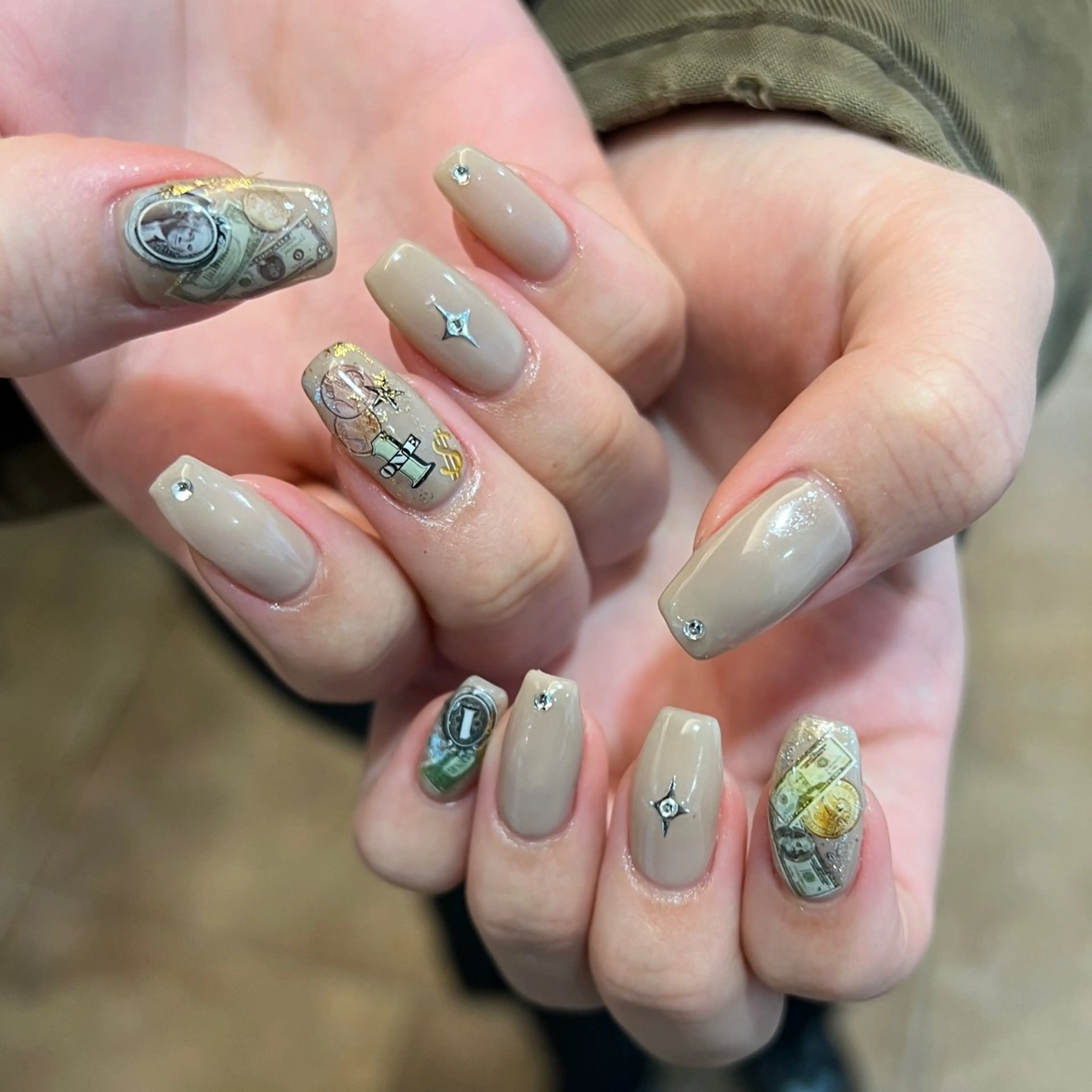 ネイル ハンドネイル 河野 弥月のネイルデザイン