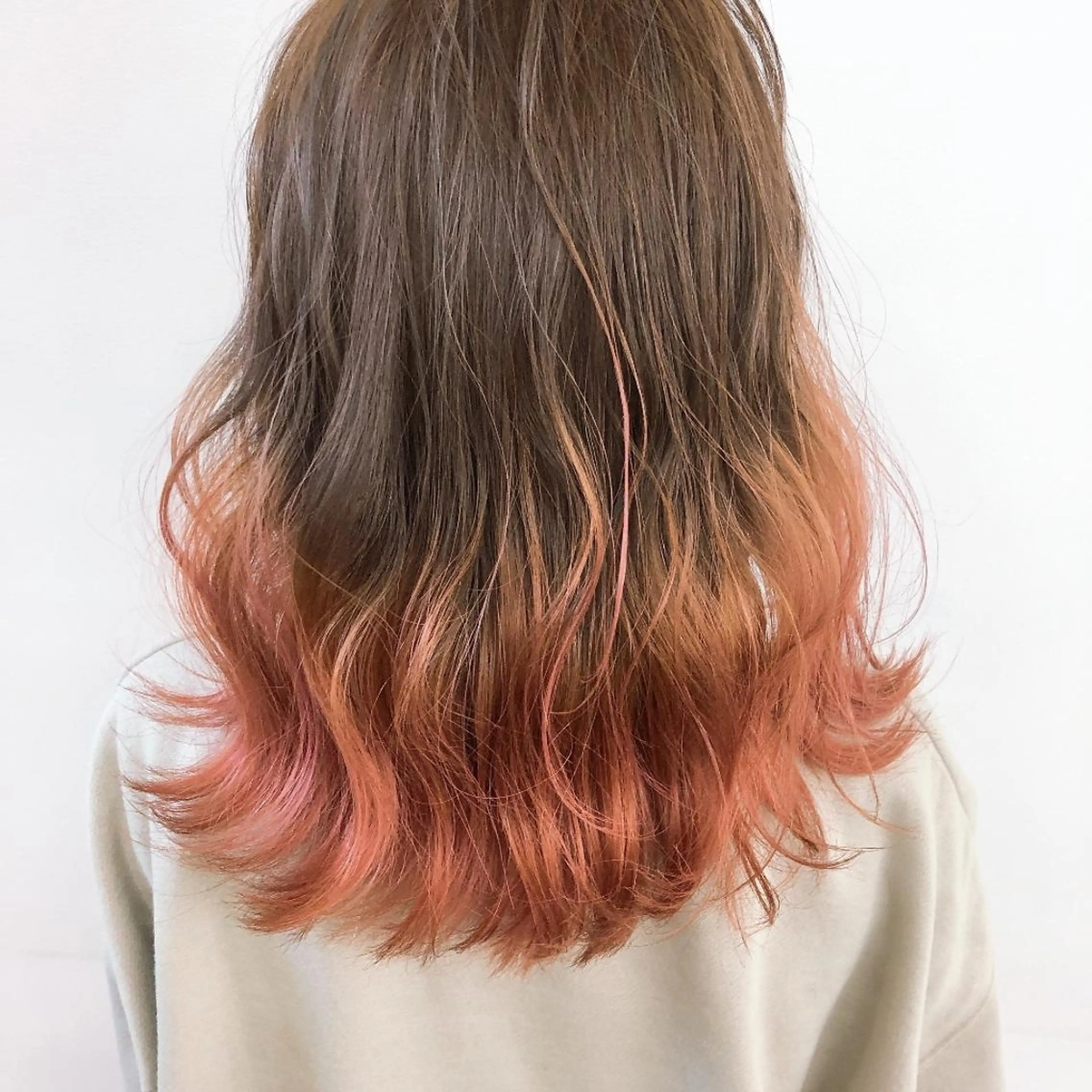 セミロング カラー 鶴田 風雅のヘアスタイル