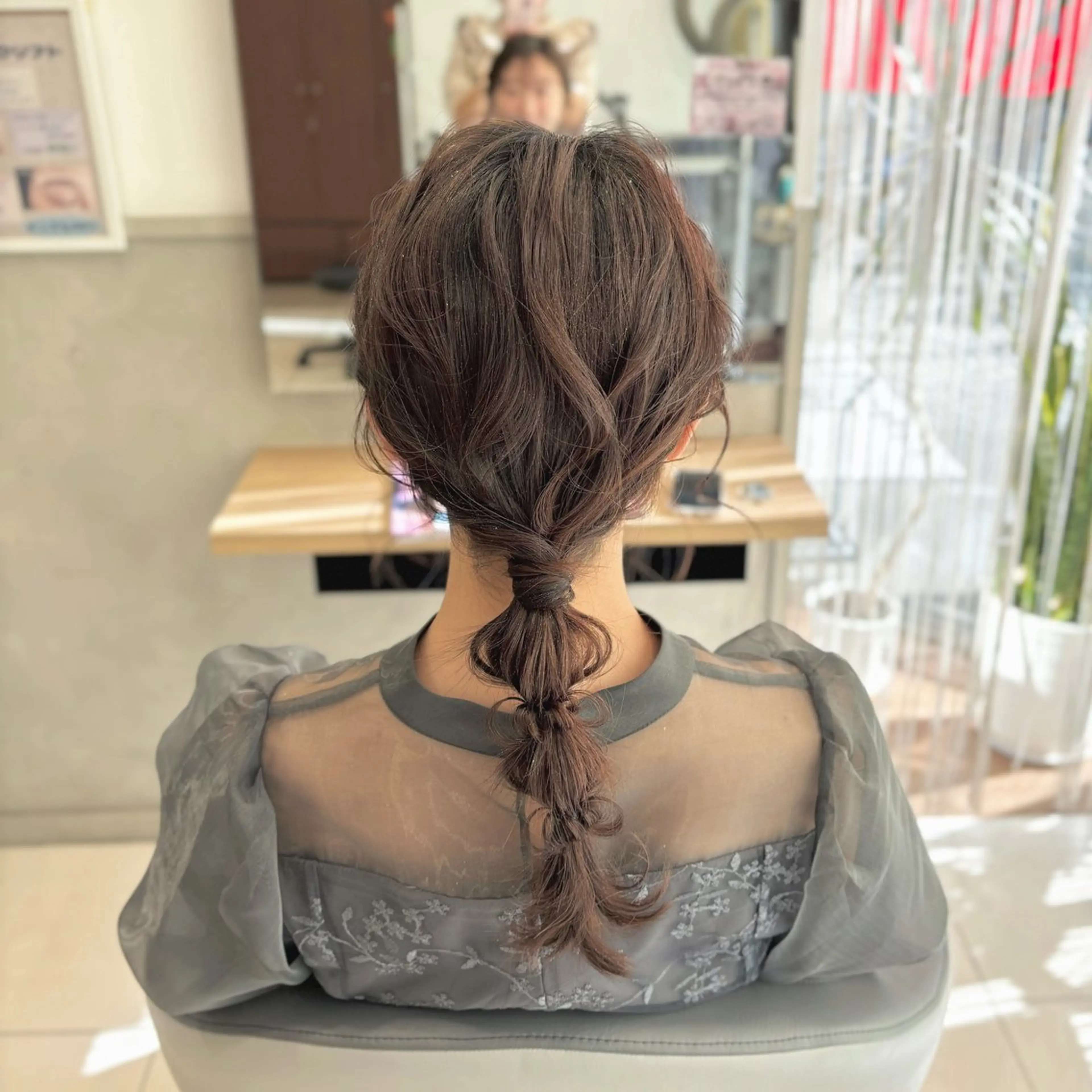 ロング ヘアアレンジ ヘアセット miwa♡暖色カラー 盛れる顔周り.ヘアメのヘアスタイル