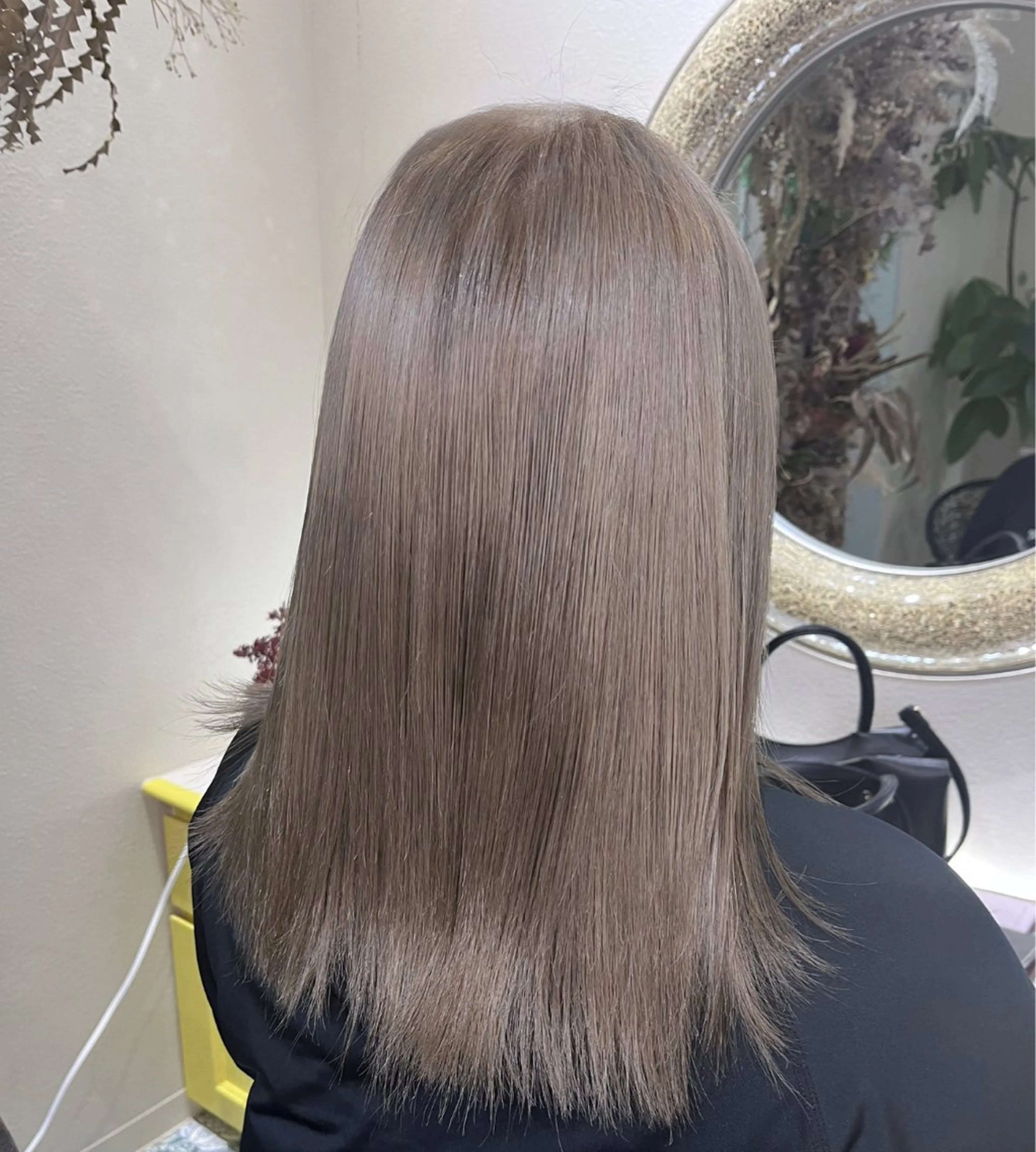 カラー アッシュ ベージュカラー G.O.A.T hair所属・Karen ✂︎GOAThairのヘアスタイル