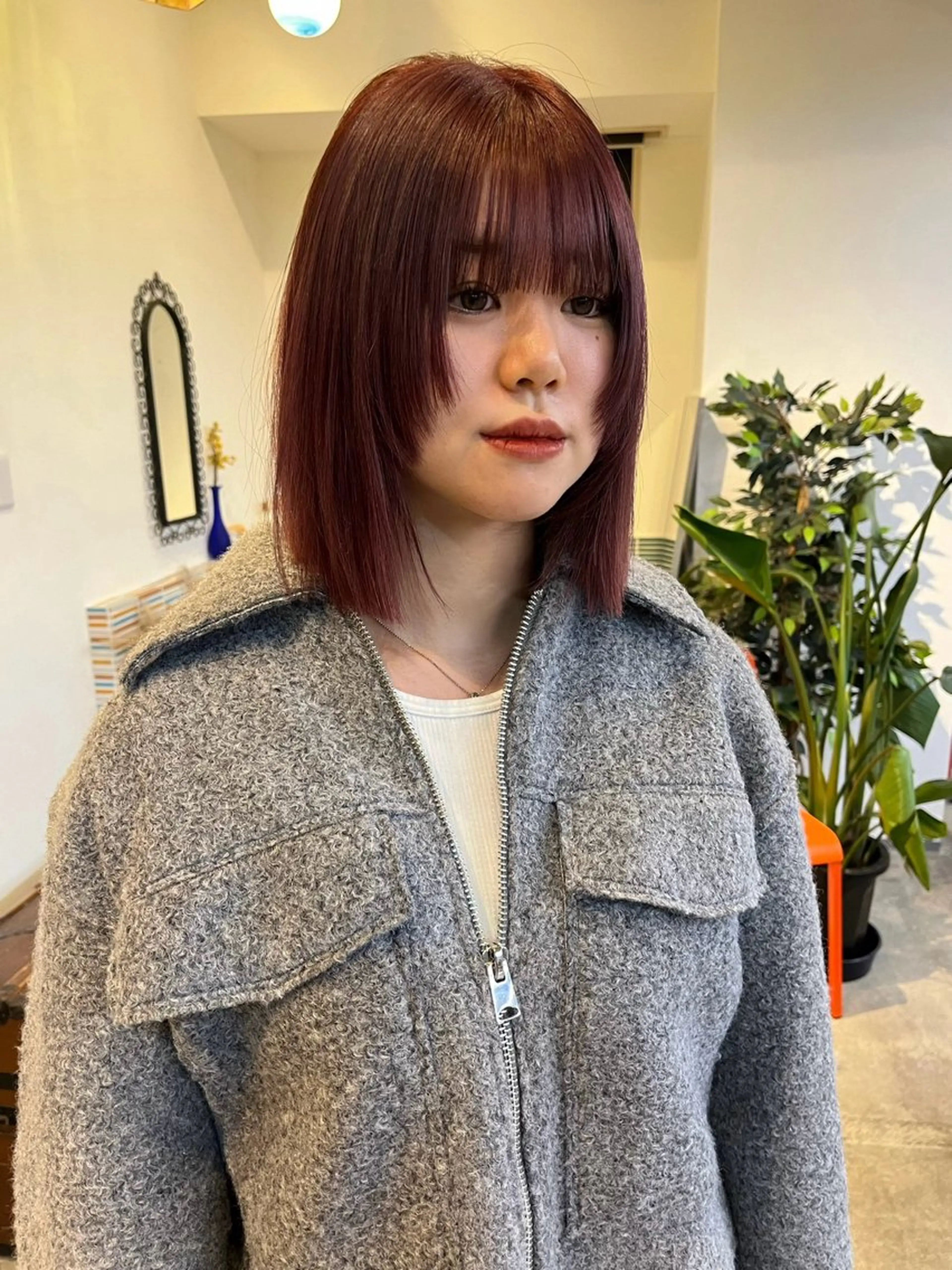 ミディアム カラー ブリーチ ボルドーカラー ブリーチなしカラー ヘアカラー 🩷ハイトーン透明感 レイヤー🩷ユリカのヘアスタイル