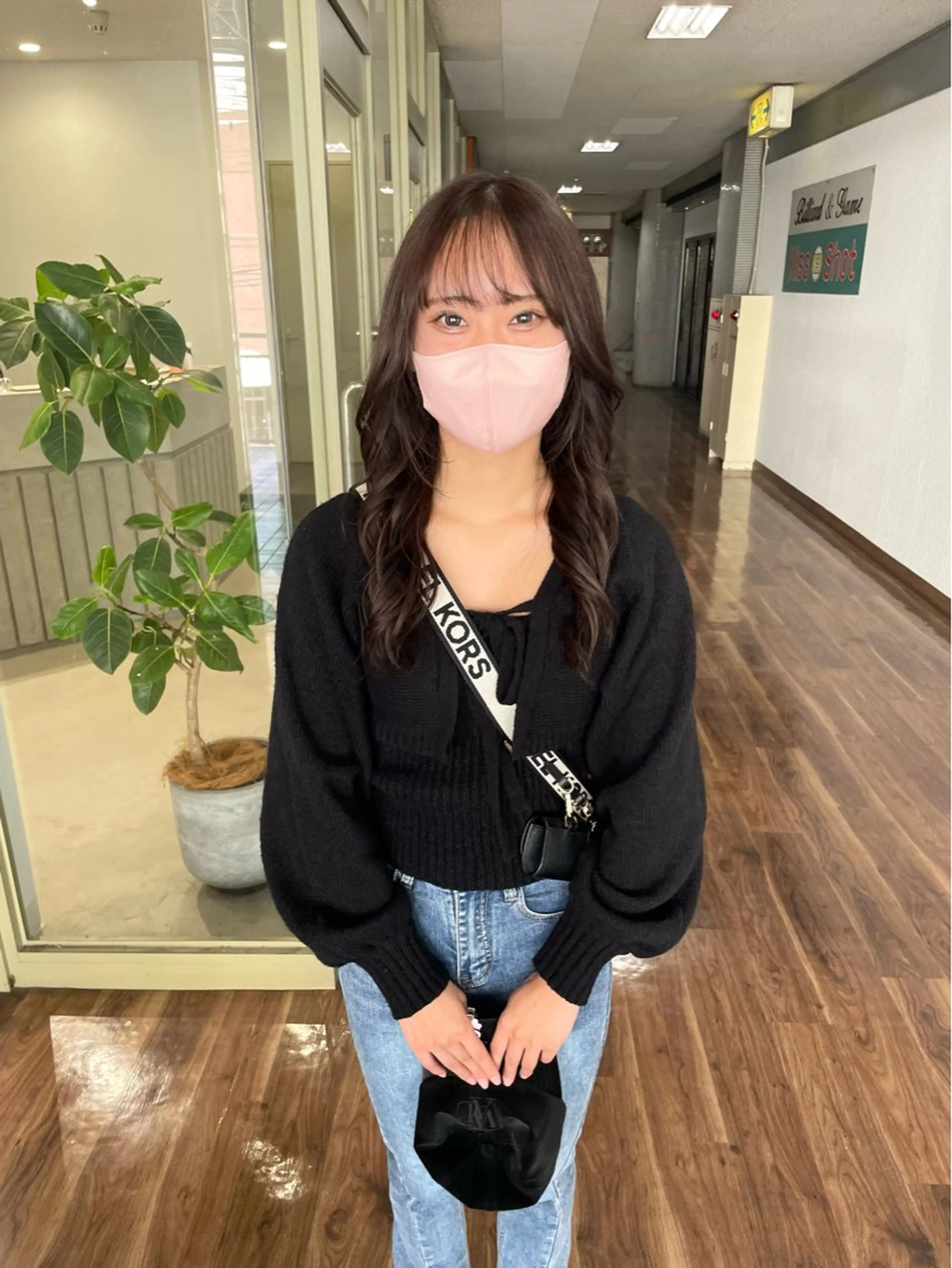 セミロング カラー カットパーマモデル 山中 遥のヘアスタイル