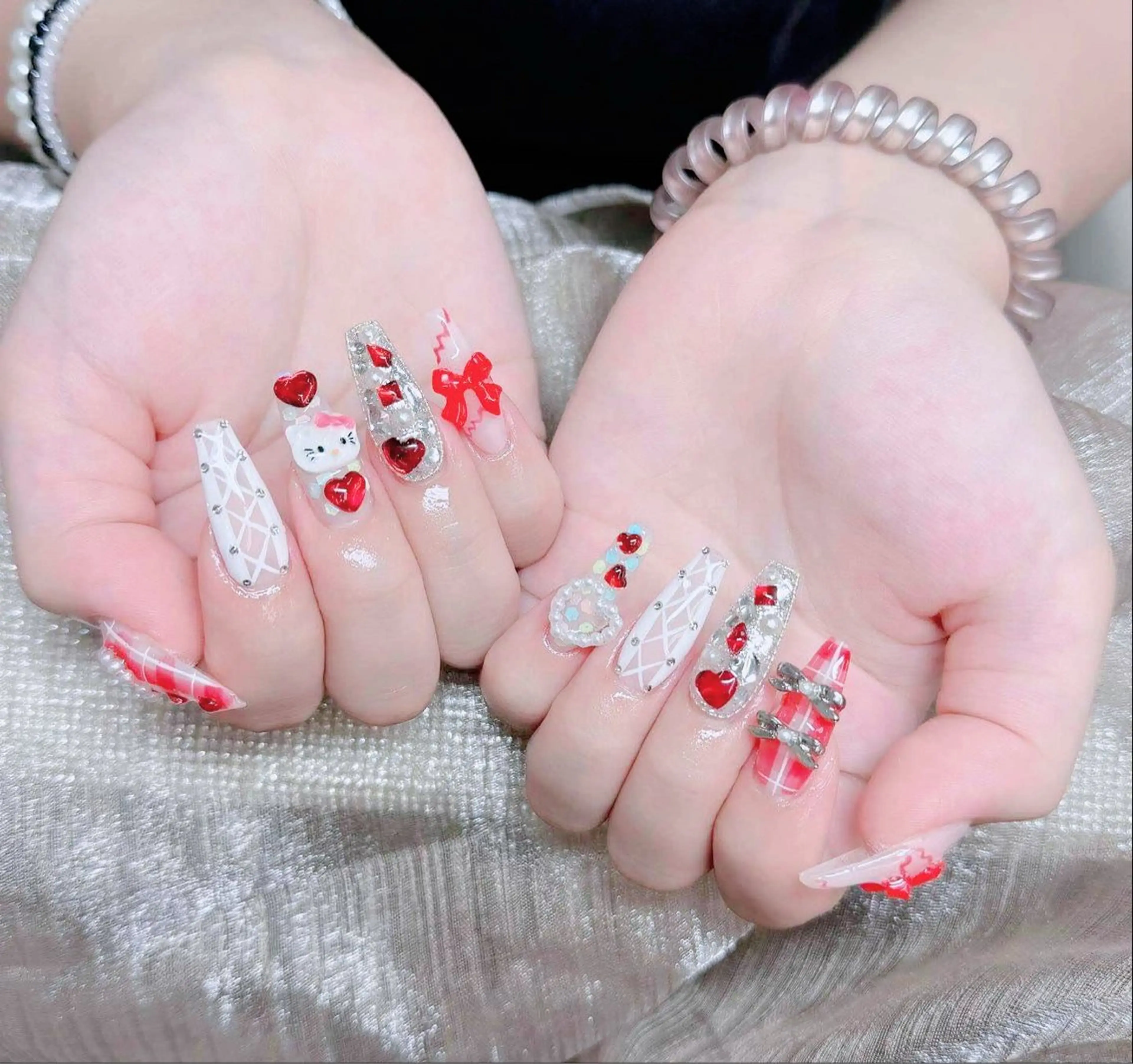 ネイル オーロラネイル クリアネイル フラッシュネイル ジェルネイル グラデーション ハンドネイル Amee Nail Salonのネイルデザイン