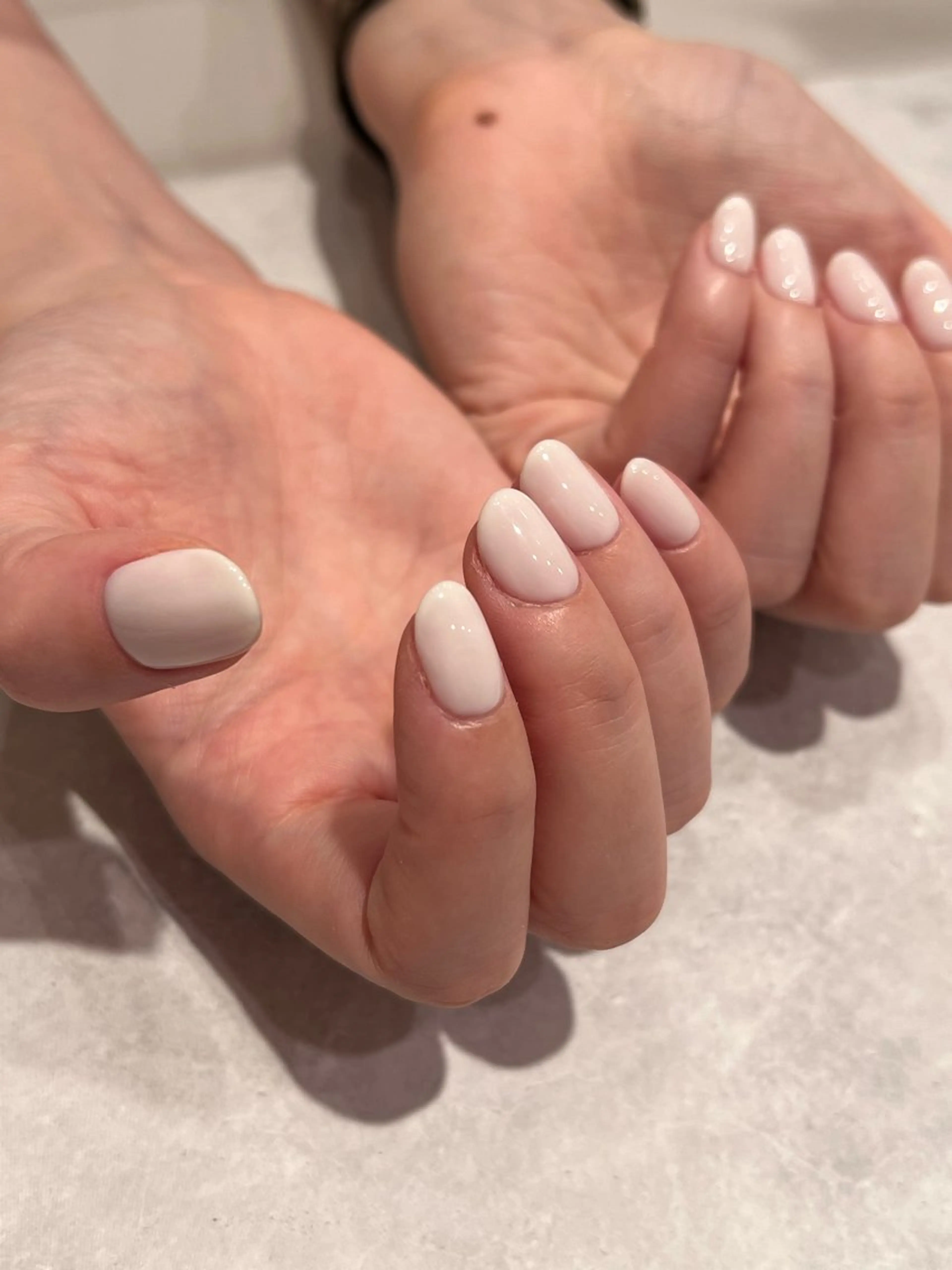 ネイル ホワイト tricia表参道店所属・tricia表参道店 杉田 奈々のネイルデザイン