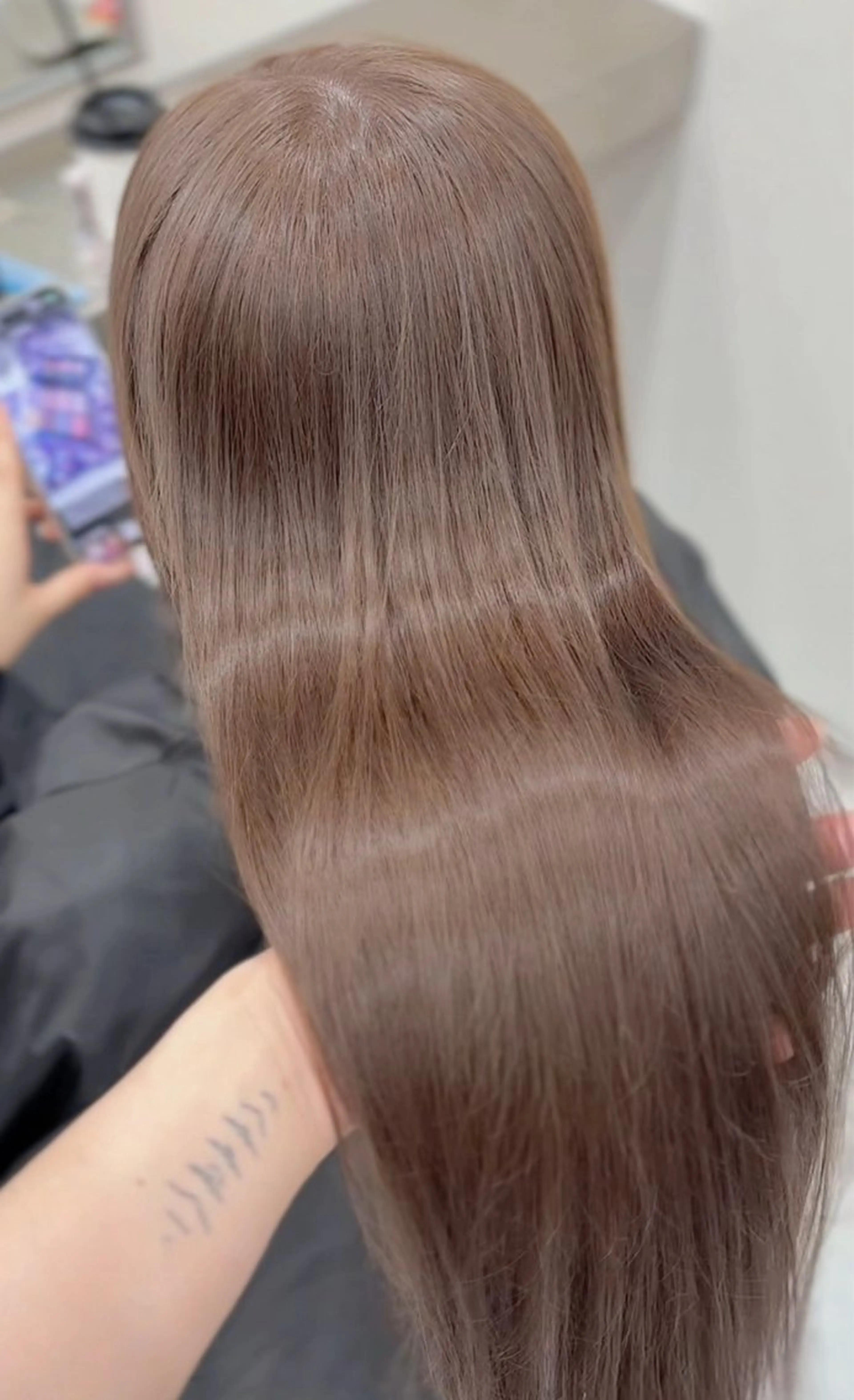 ロング カラー パーマ ベージュカラー ブリーチ 透明感カラー ダブルカラー グレージュ TOMO/ブリーチ 無しオリーブのヘアスタイル