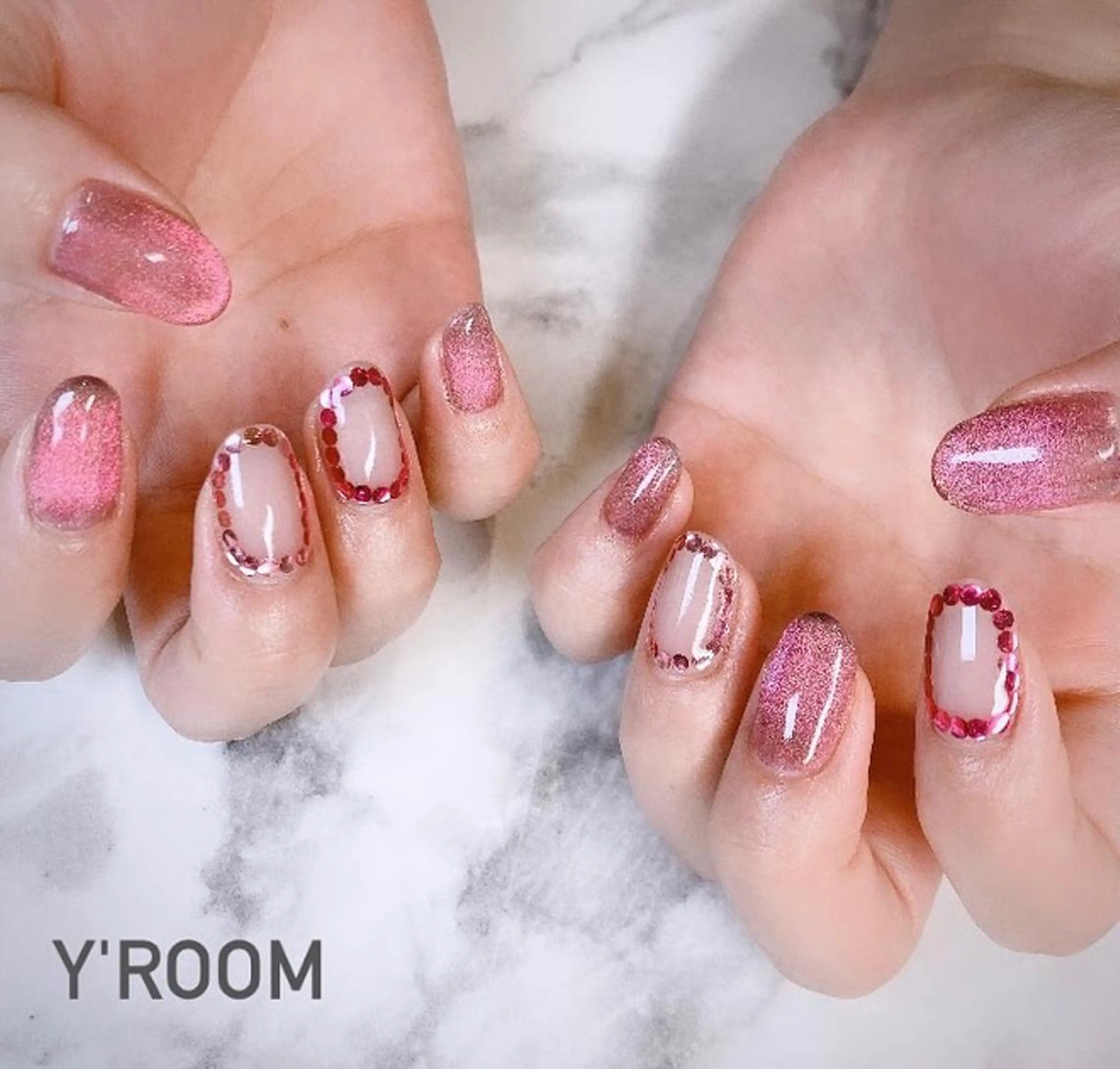 ネイル オーロラネイル フラッシュネイル フットネイル ジェルネイル 氷ネイル・うるうるネイル ハンドネイル YUKA （ネイリスト）のネイルデザイン