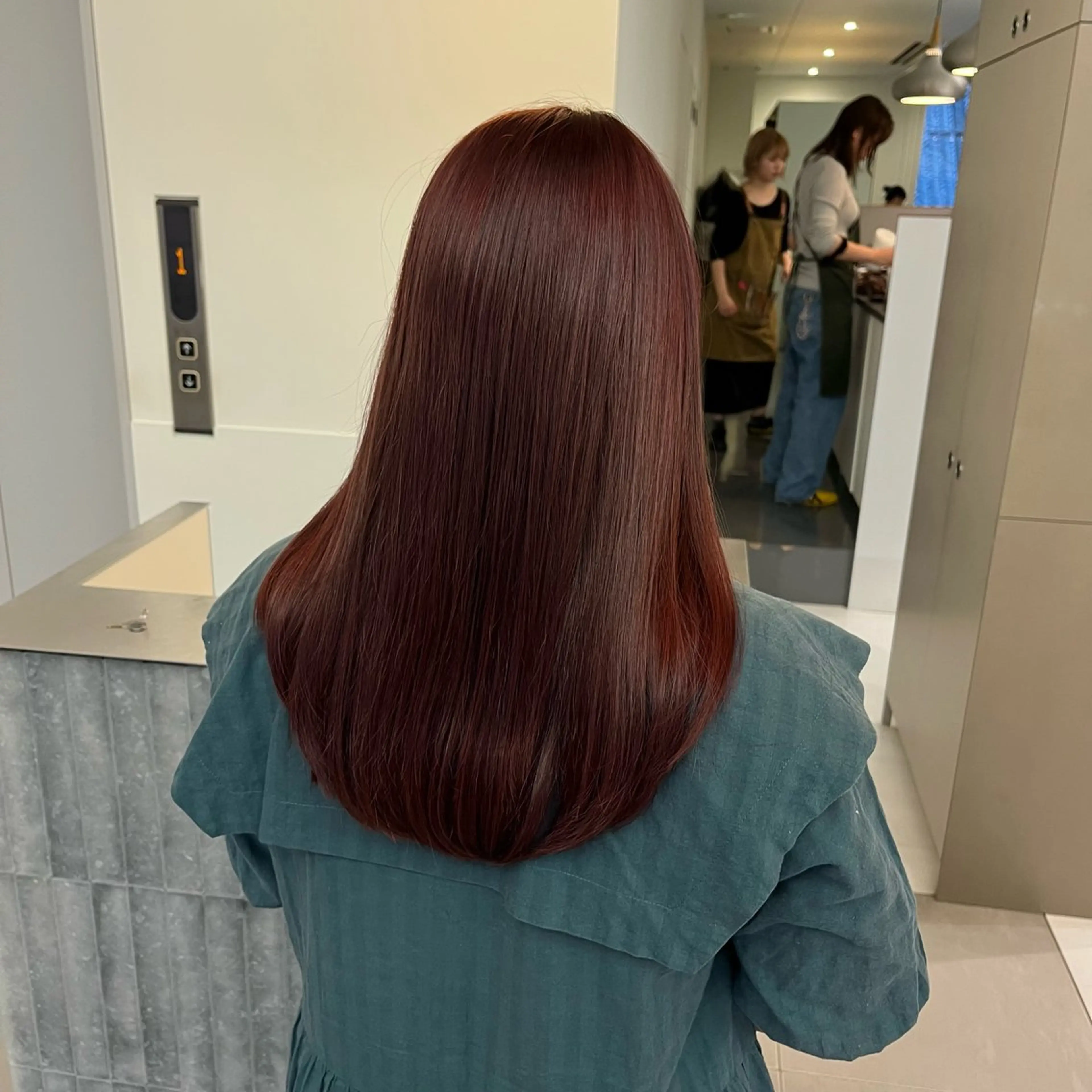 ロング カラー ベージュカラー ブリーチ カシス 透明感カラー ダブルカラー ヘアカラー トリートメント ブリーチ/レイヤー 🌻Mutsumiのヘアスタイル