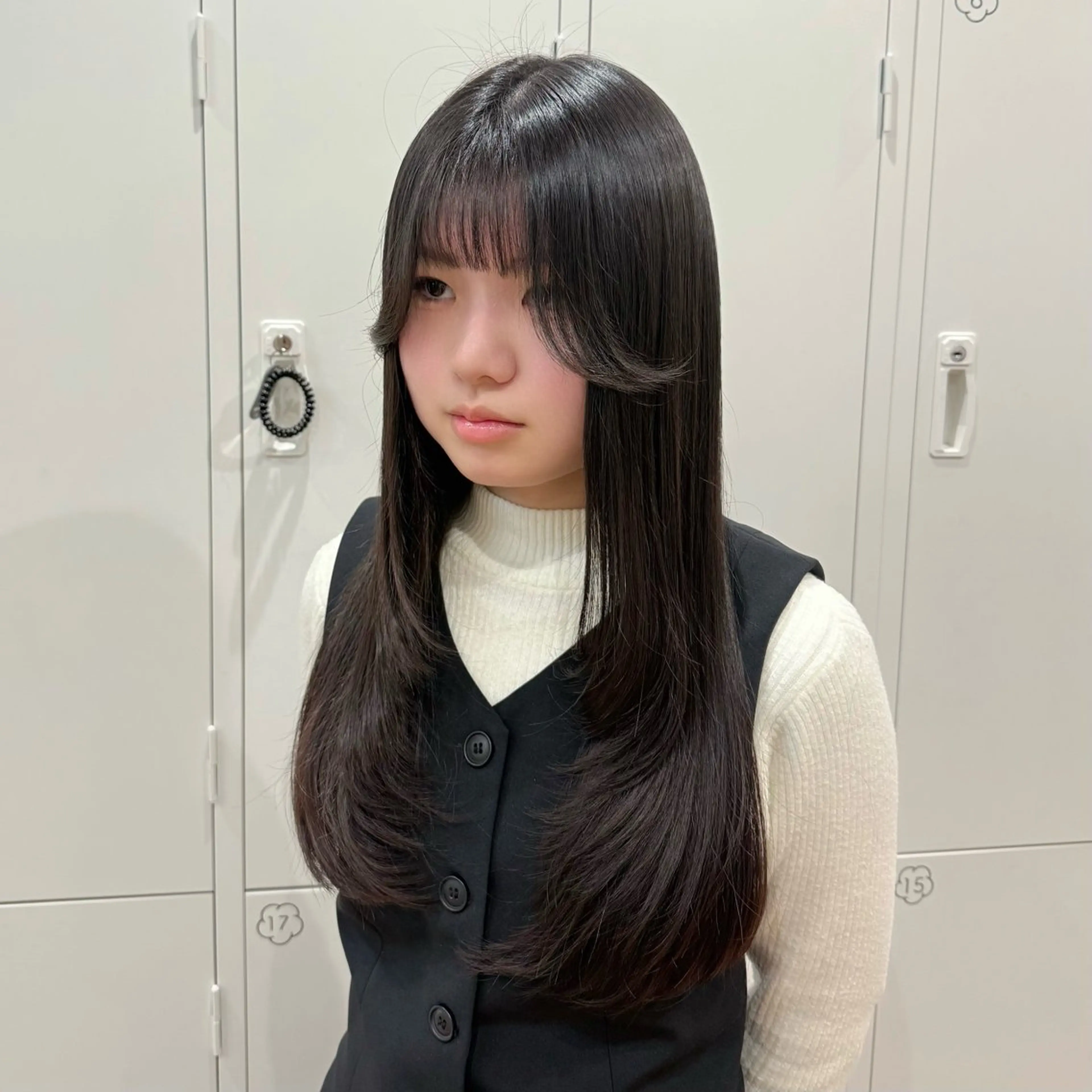 セミロング ヘアアレンジ キヨミ 韓国レイヤーカットのヘアスタイル