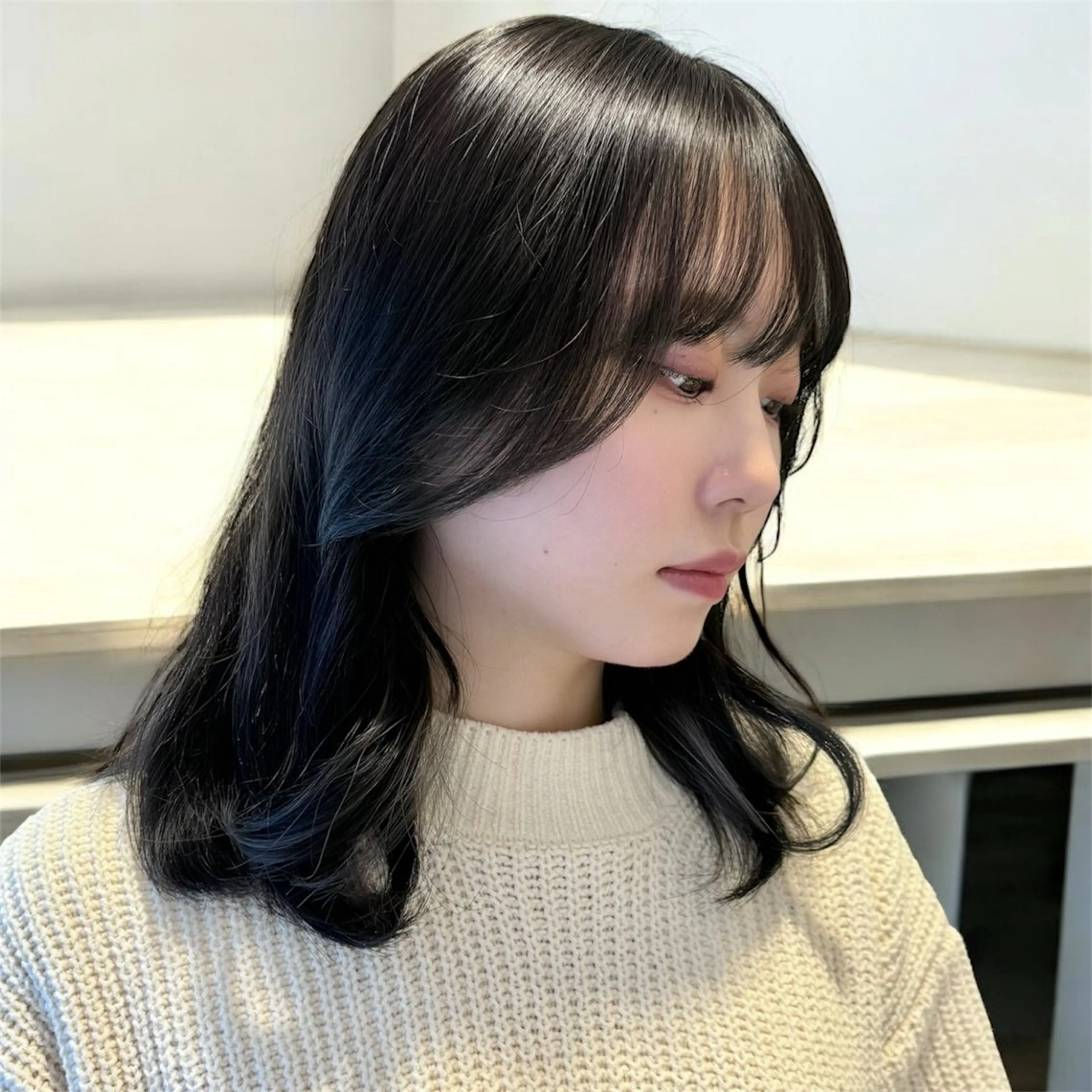 ミディアム カラー ヘアアレンジ カット ヘアセット 韓国ヘア/レイヤー 顔周りカット/ユキナのヘアスタイル