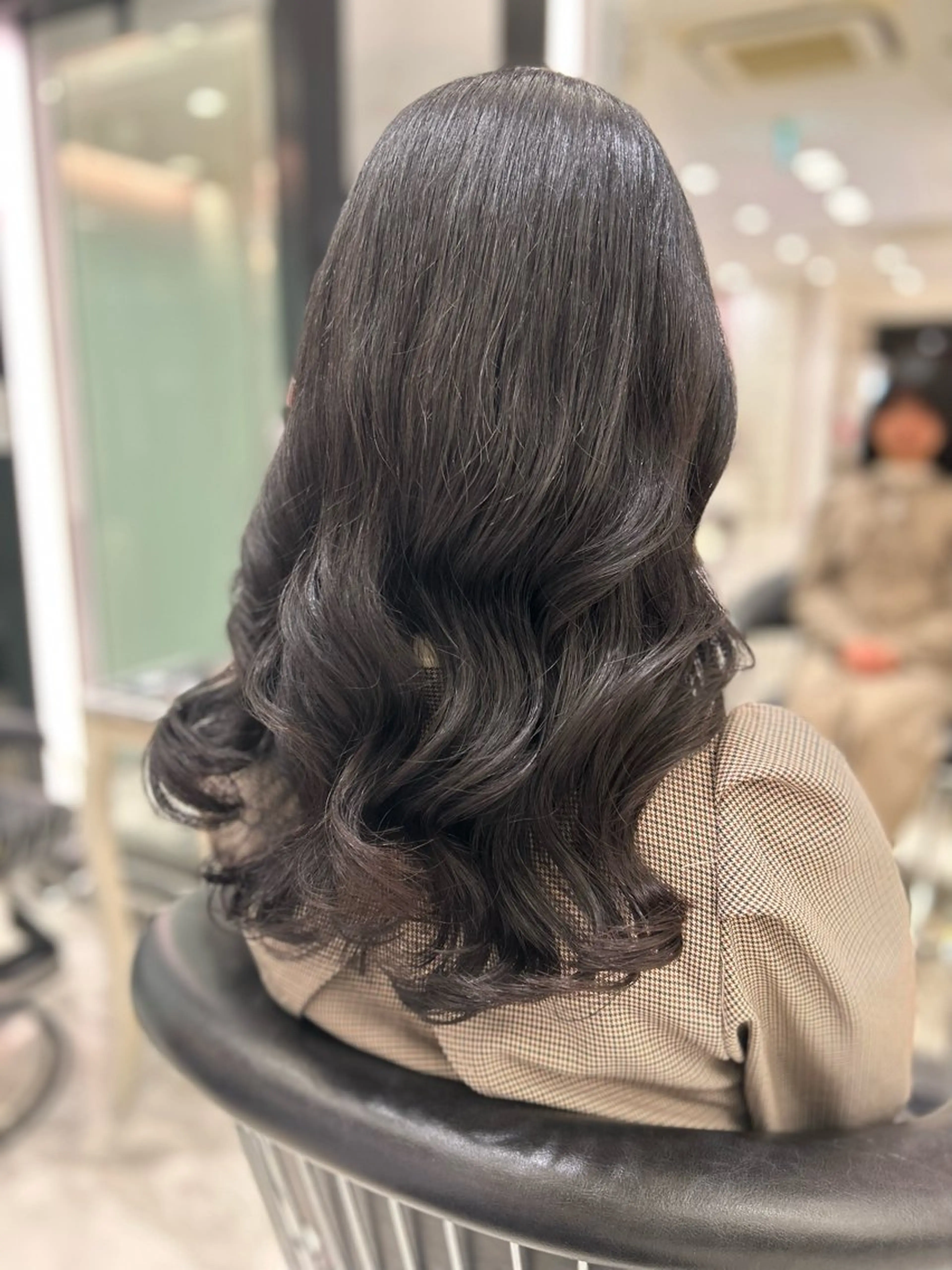 ロング パーマ カット パーマ コテ巻き風パーマ✨ 韓国ヘア🤎近下菜央のヘアスタイル