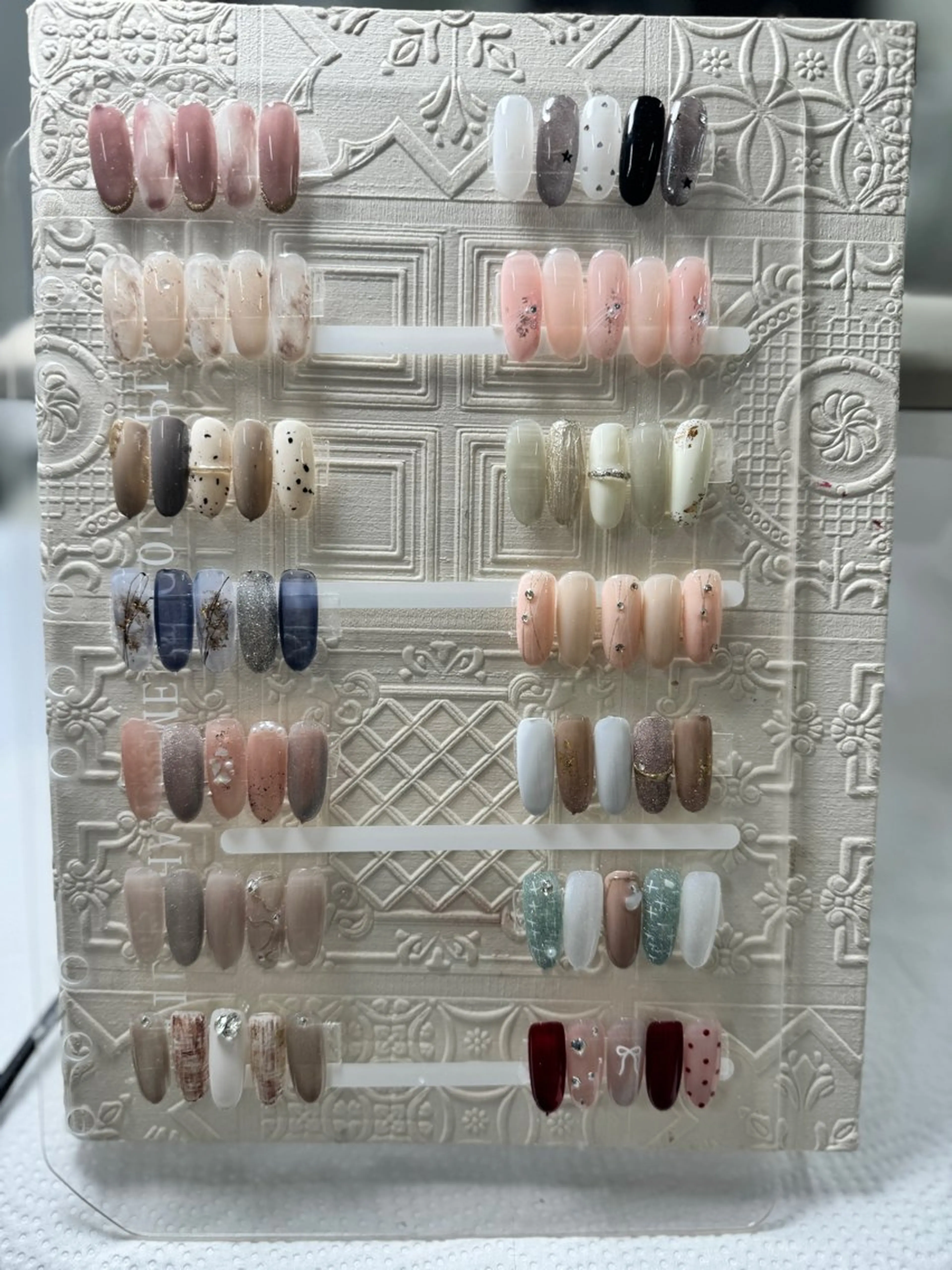 ネイル オーロラネイル チークネイル 長さ出し フットネイル フレンチネイル ハンドネイル ハンドケア Nail&Eyela sh Nanaのネイルデザイン