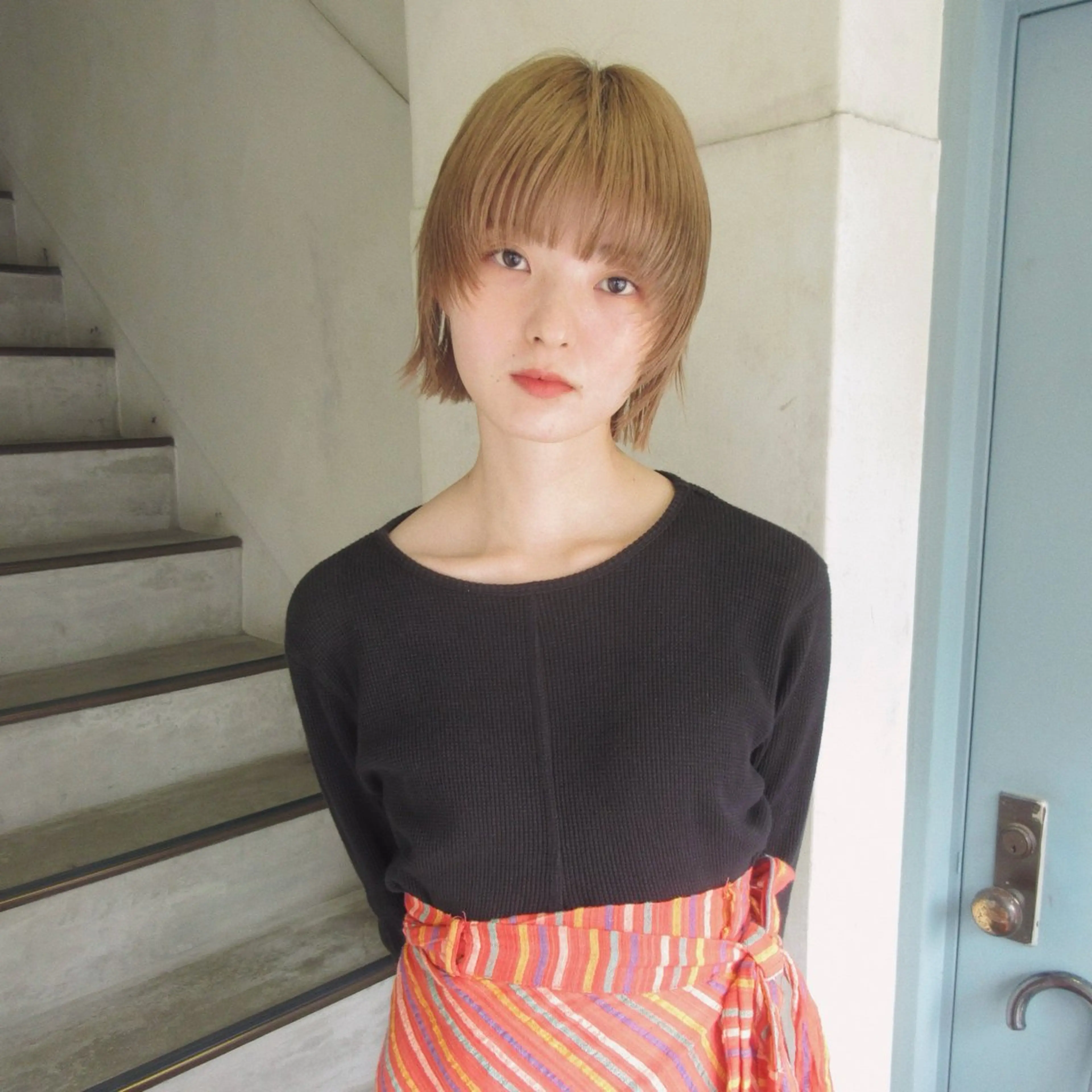 ショート カラー 切りっぱなしボブ ワンレンボブ ショートボブ ベージュカラー ハイトーンカラー Belle BIANCA所属・スギヤマ ショウゴのヘアスタイル