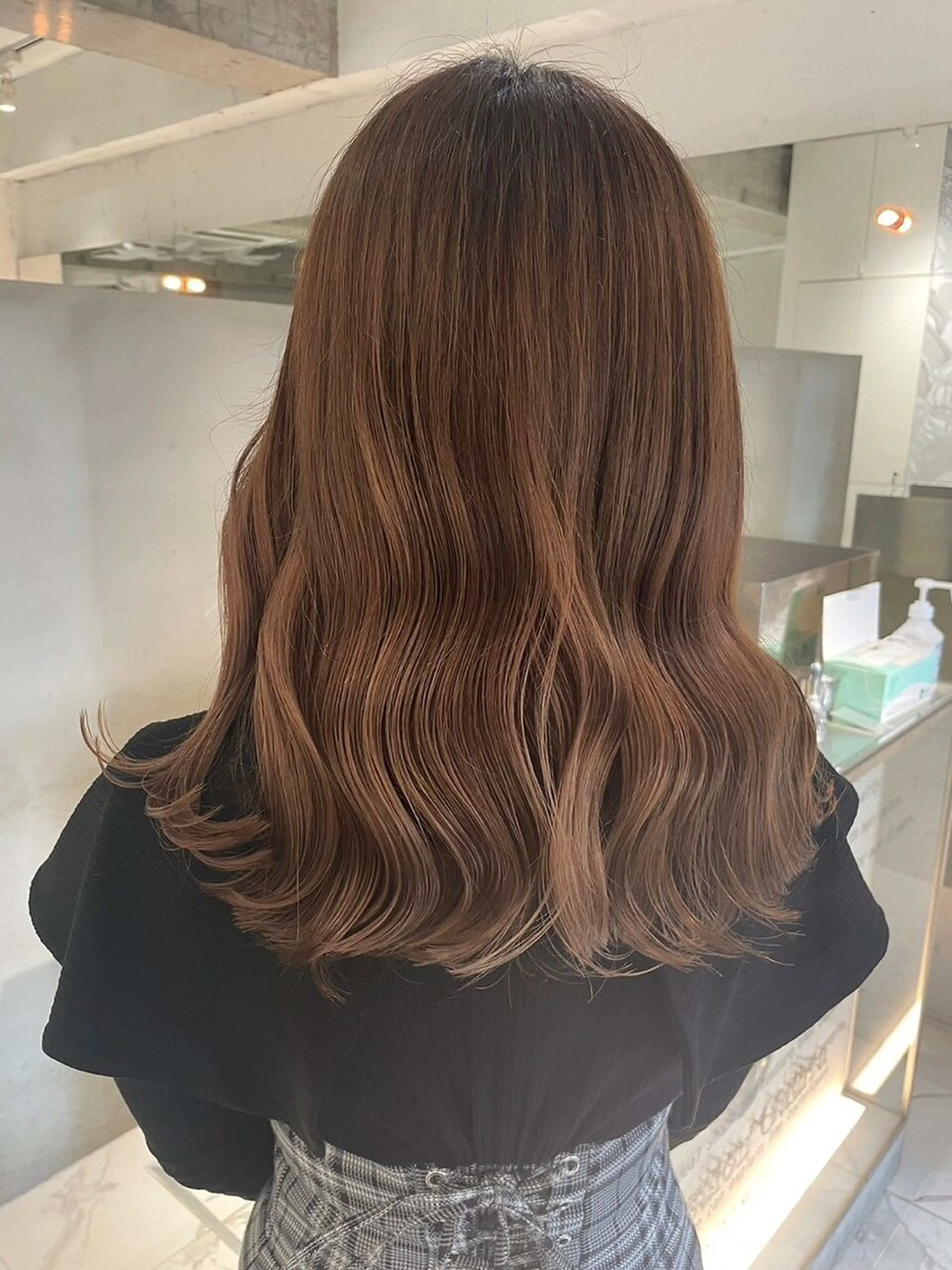 セミロング カラー ベージュカラー ブリーチ ブラウンカラー ブラウンベージュ ダブルカラー ヘアカラー トリートメント ヘッドスパ ヘアセット くすみカラー/メンズ ‎/縮毛/川添桃花‎のヘアスタイル