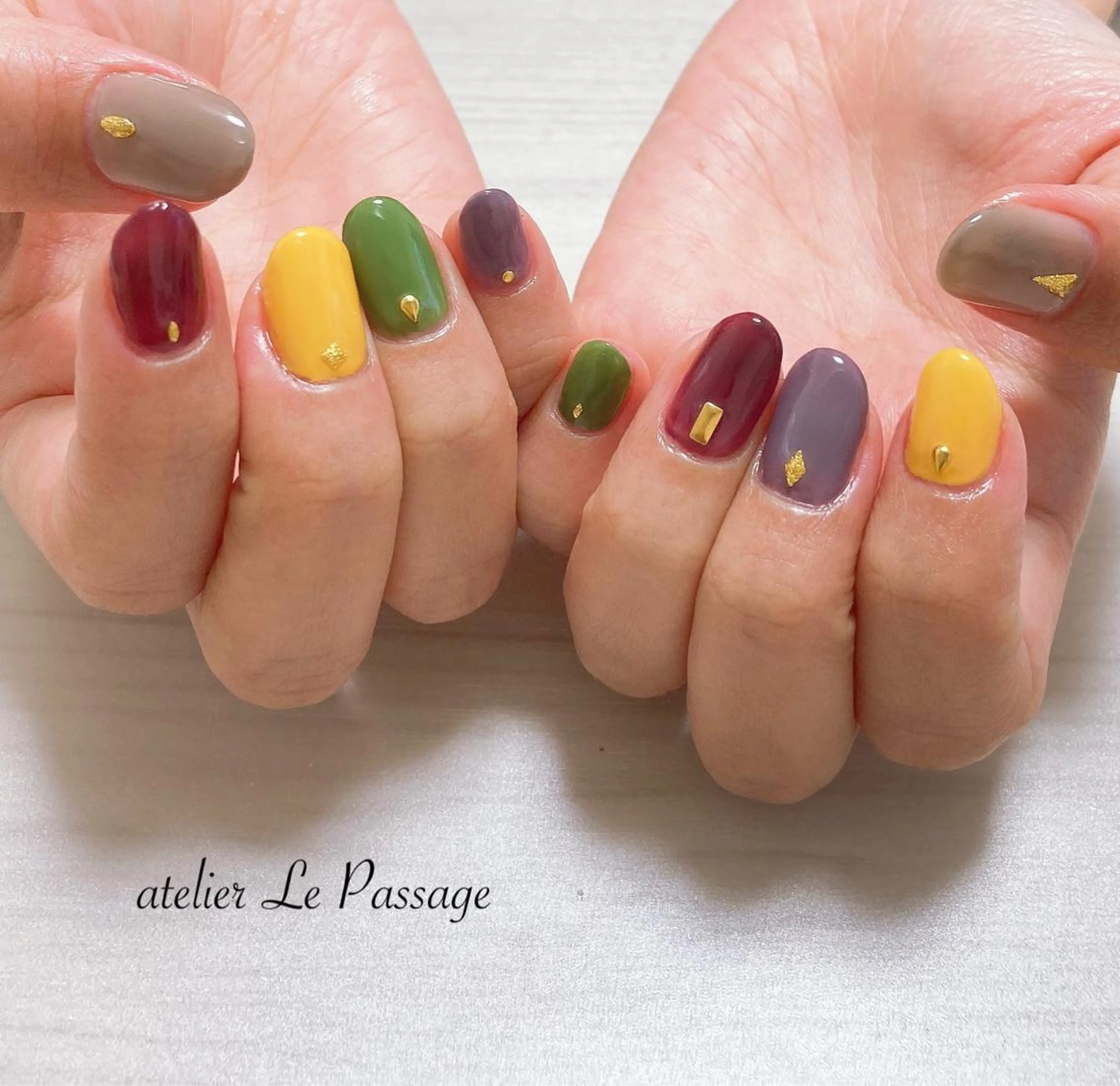 ネイル ジェルネイル キラキラネイル オフィスネイル パラジェル 冬ネイル Atelier Le Passage所属・h nakatsukaのネイルデザイン