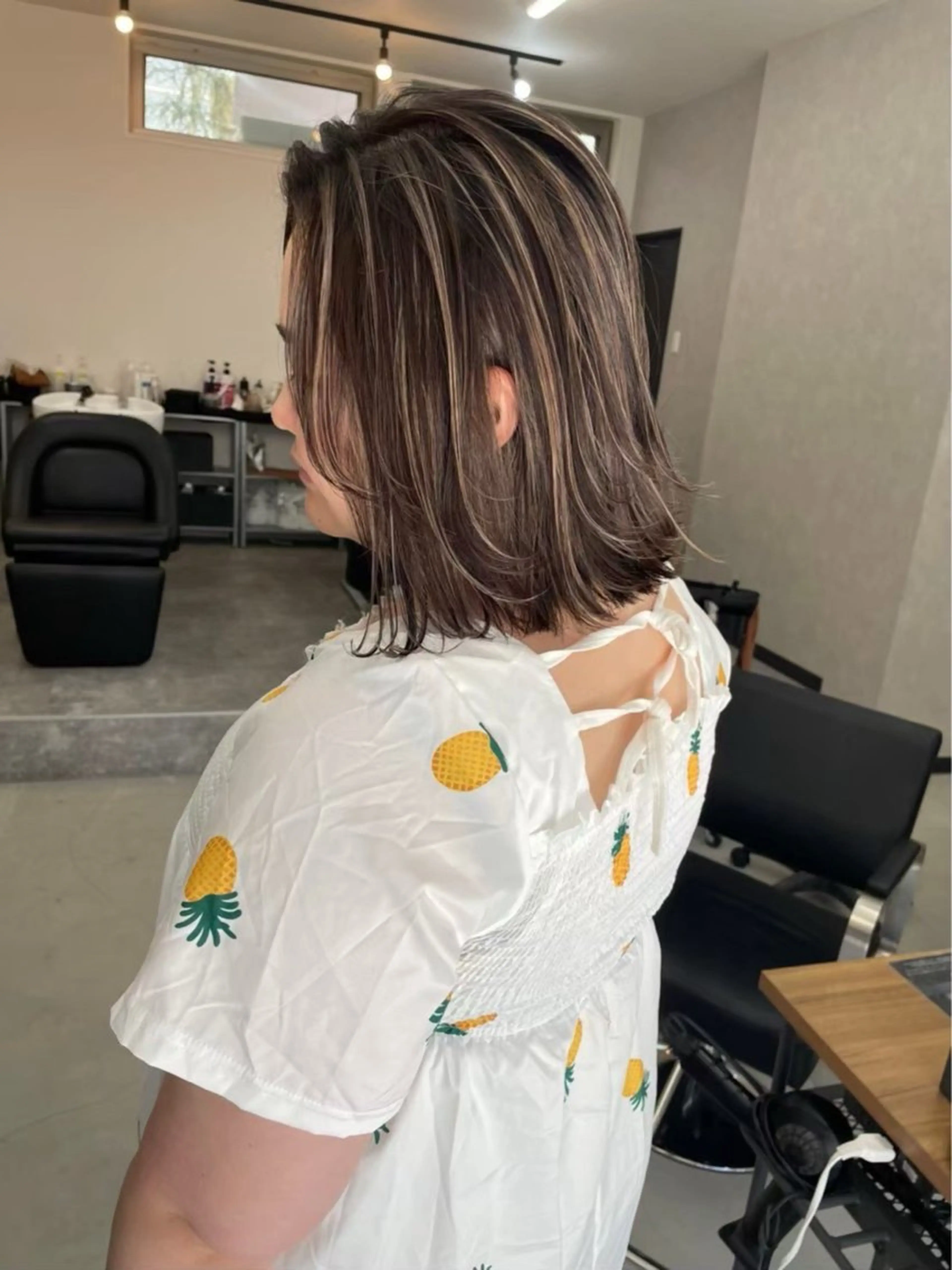 ミディアム カラー ショートボブ ミディアムパーマ バレイヤージュ ブリーチ ケアブリーチ カット ヘアカラー トリートメント ヘアセット hair terrace M所属・村岡 芽衣のヘアスタイル