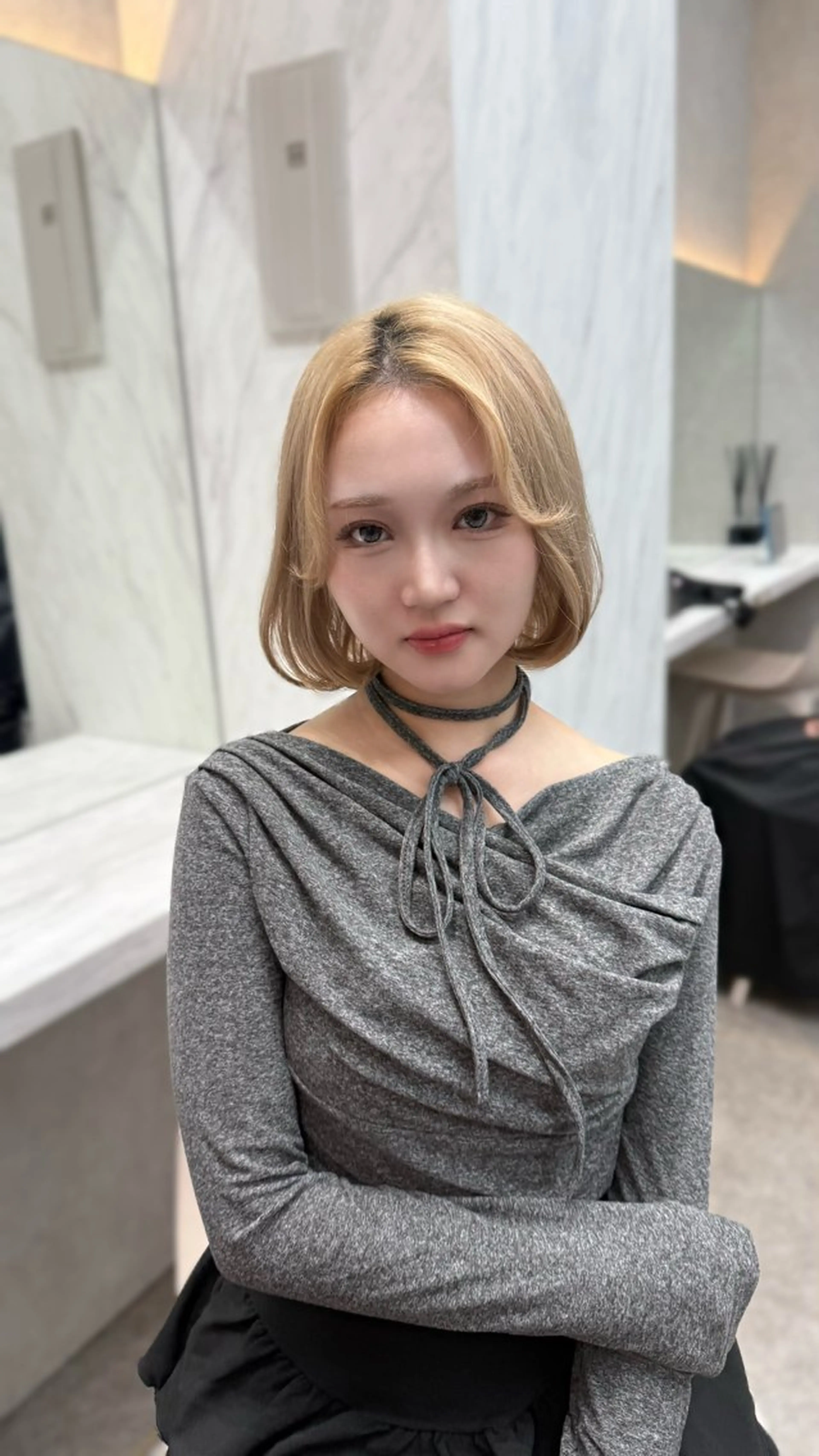 ミディアム karin ボブハイトーンのヘアスタイル